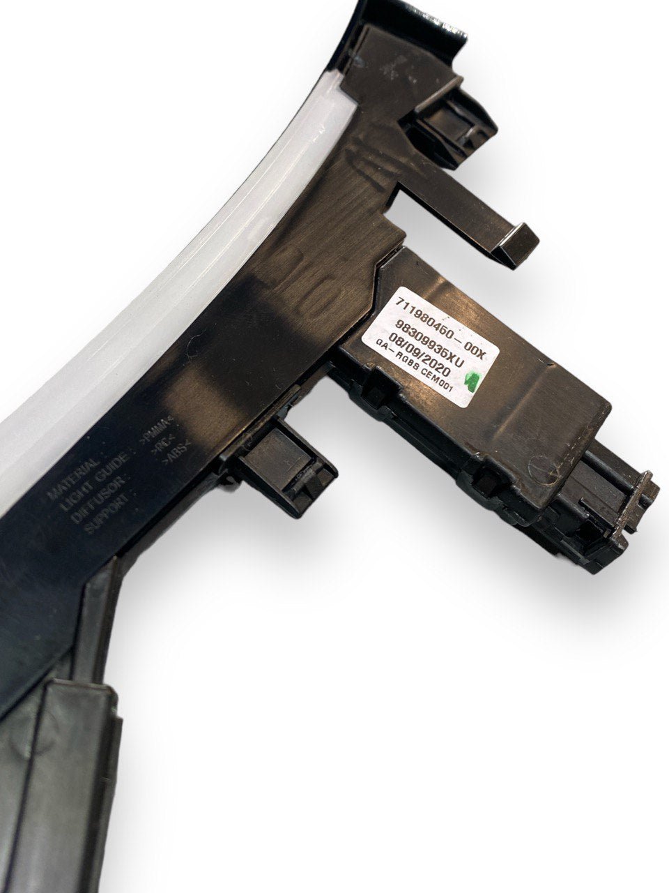 Luce interna cruscotto Peugeot 2008 ( 2020 ) cod. 98309935 - F&P CRASH SRLS - Ricambi Usati