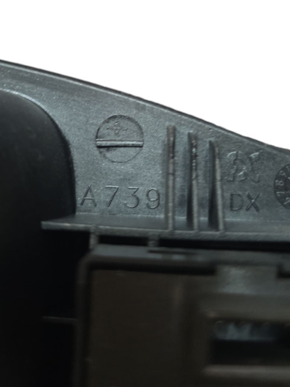 Handle / Front Right Window Lift Button Fiat Idea (2003 - 2016) Code: A739 - F&P CRASH SRLS - Used Parts