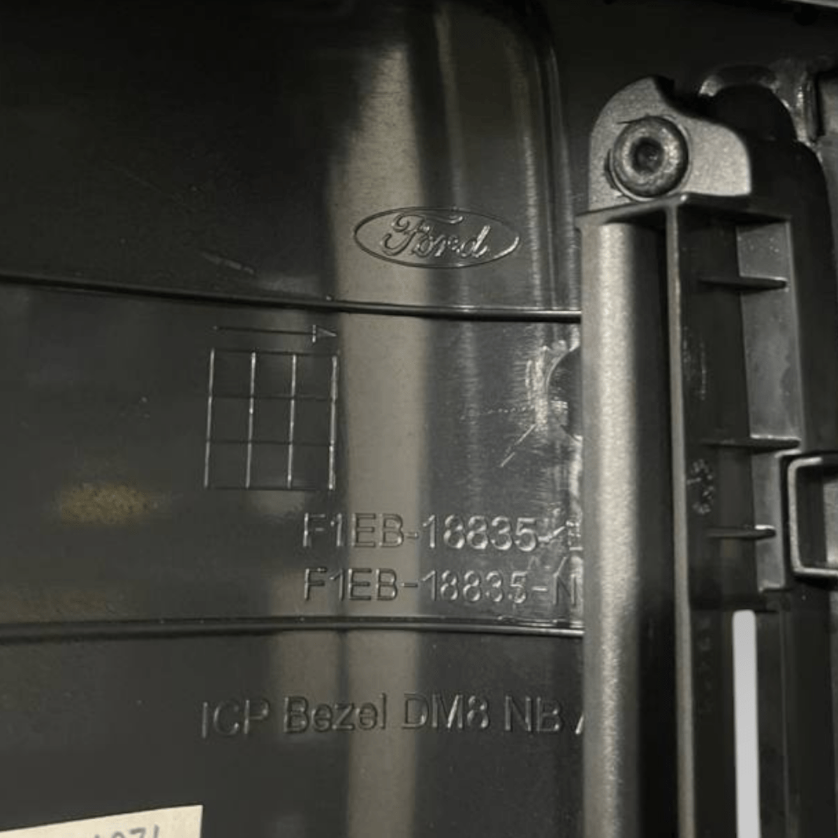 Mascherina Autoradio + Bocchette Aria Ford Focus III (2011 al 2018) cod: F1EB - 18835 - E - F&P CRASH SRLS - Ricambi Usati