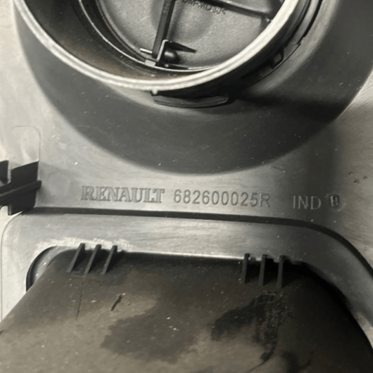 Mascherina Autoradio + Comandi Clima Renault Master III (2010 al 2024) cod: 682600025R - F&P CRASH SRLS - Ricambi Usati