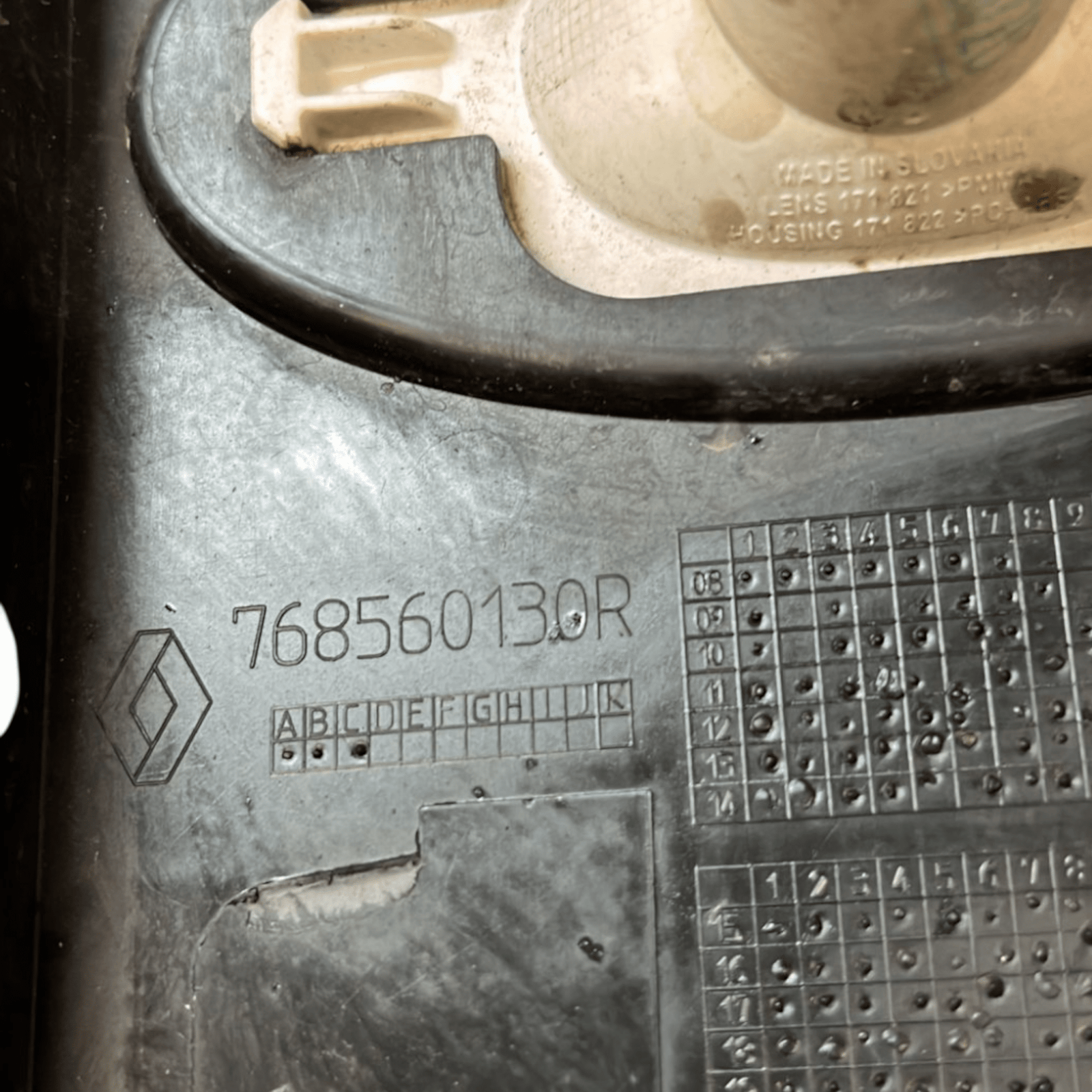 Modanatura laterale destra con freccia alogena Renault Master III restyling cod.768560130R (2019 - >) - F&P CRASH SRLS - Ricambi Usati