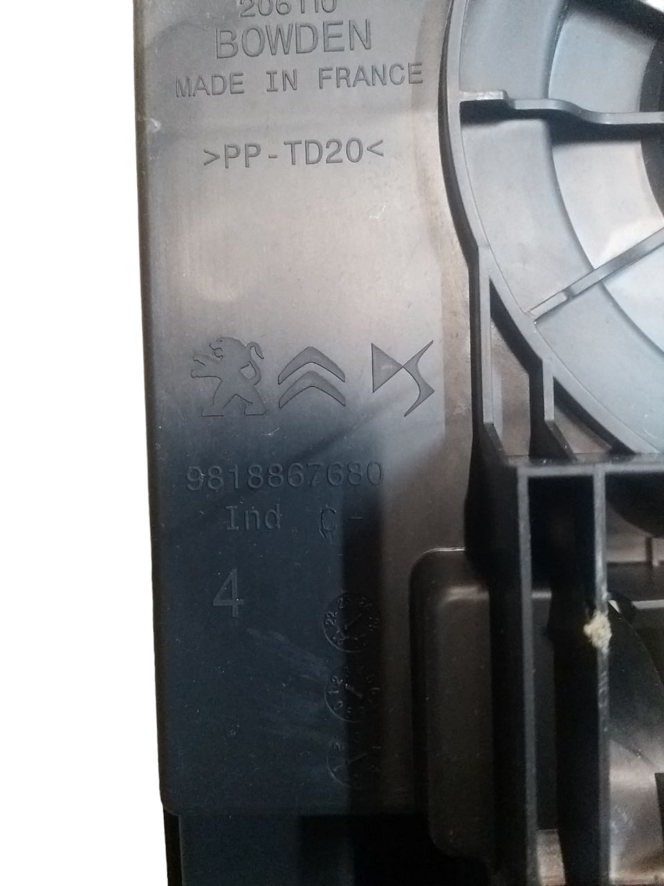 Modanatura Portabagagli Opel Corsa E ( 2017 ) Cod : 9818867680 - F&P CRASH SRLS - Ricambi Usati