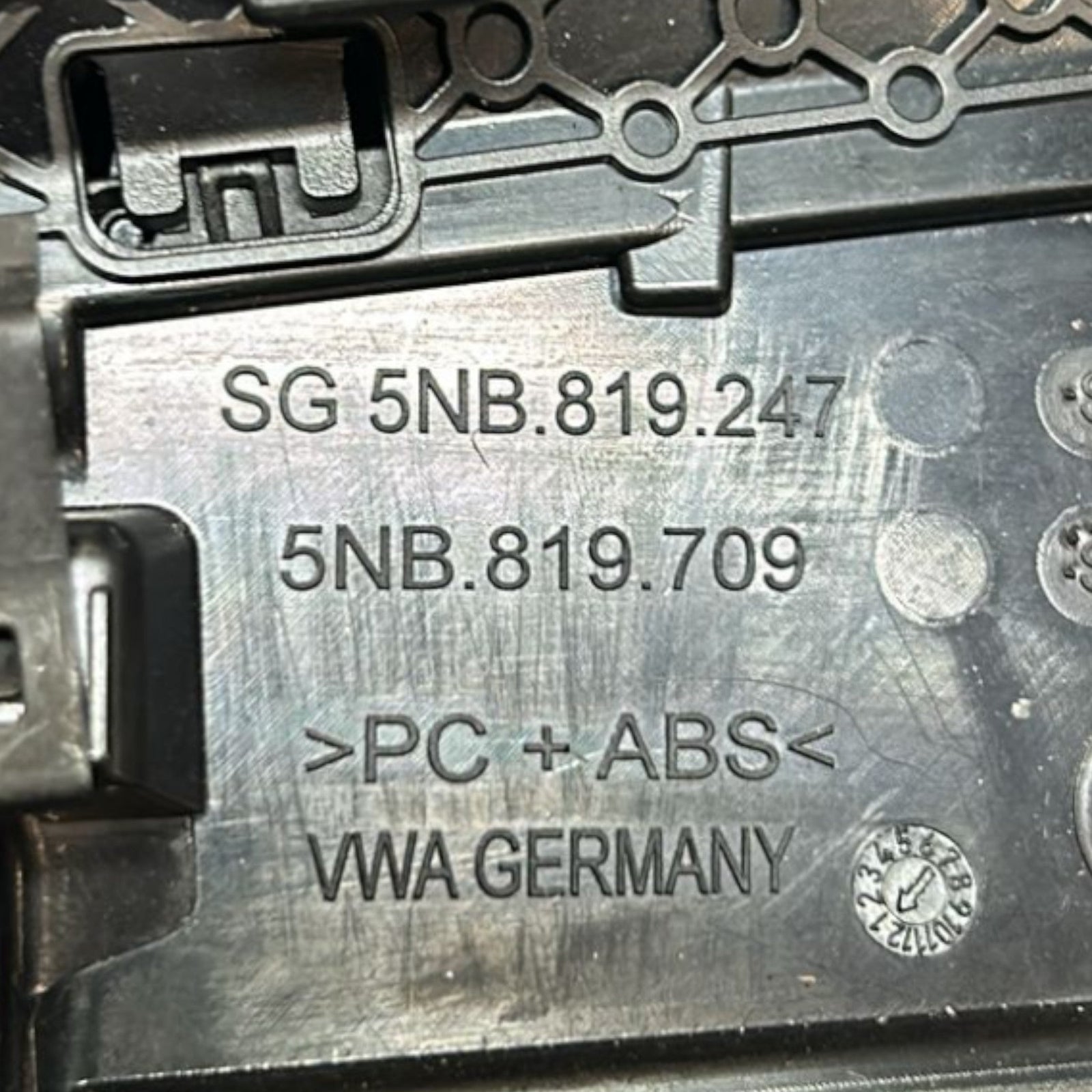 Modanatura / Rivestimento Cruscotto Volkswagen Tiguan (AD1) (2016 > 2024) - F&P CRASH SRLS - Ricambi Usati