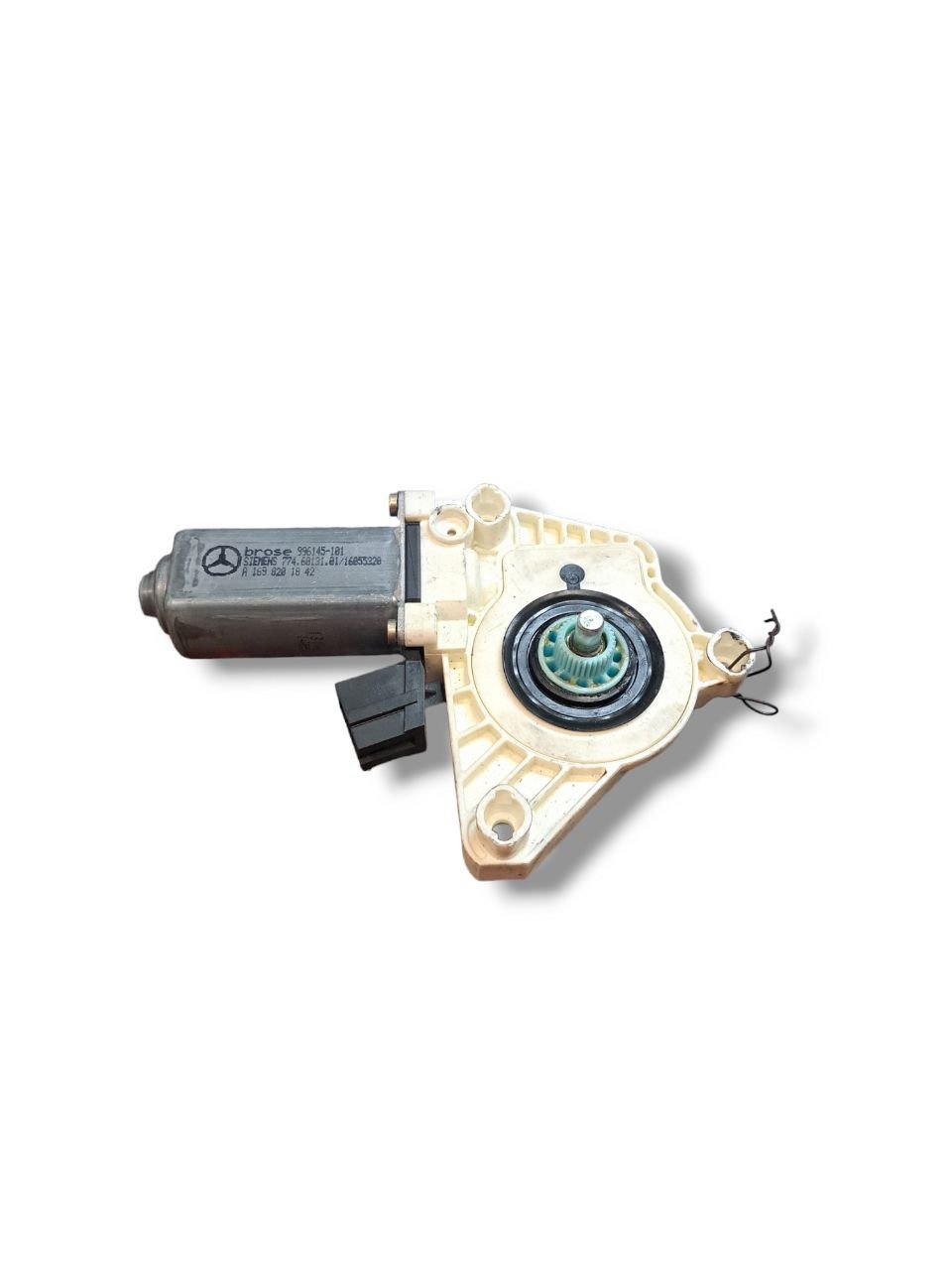 Motorino alzavetro anteriore Destro (dx) Mercedes-Benz Classe A W169 / Classe B W245 ( 2004 - 2011 ) COD:A1698201842 - F&P CRASH SRLS - Ricambi Usati