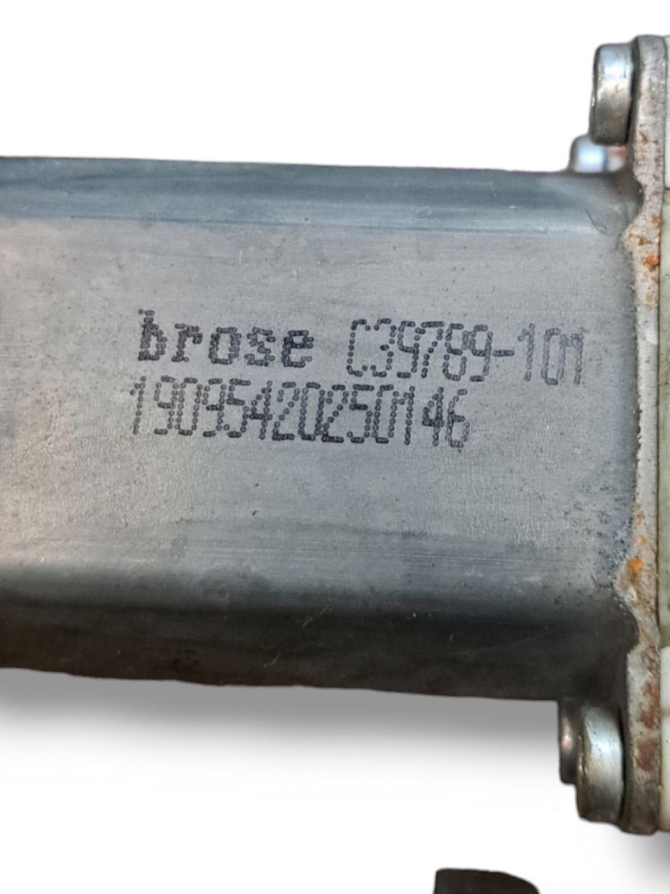 Right front window lift motor (dx) Jaguar XF / XE / Evoque (2017) COD:C39789-101 - F&P CRASH SRLS - Used Parts