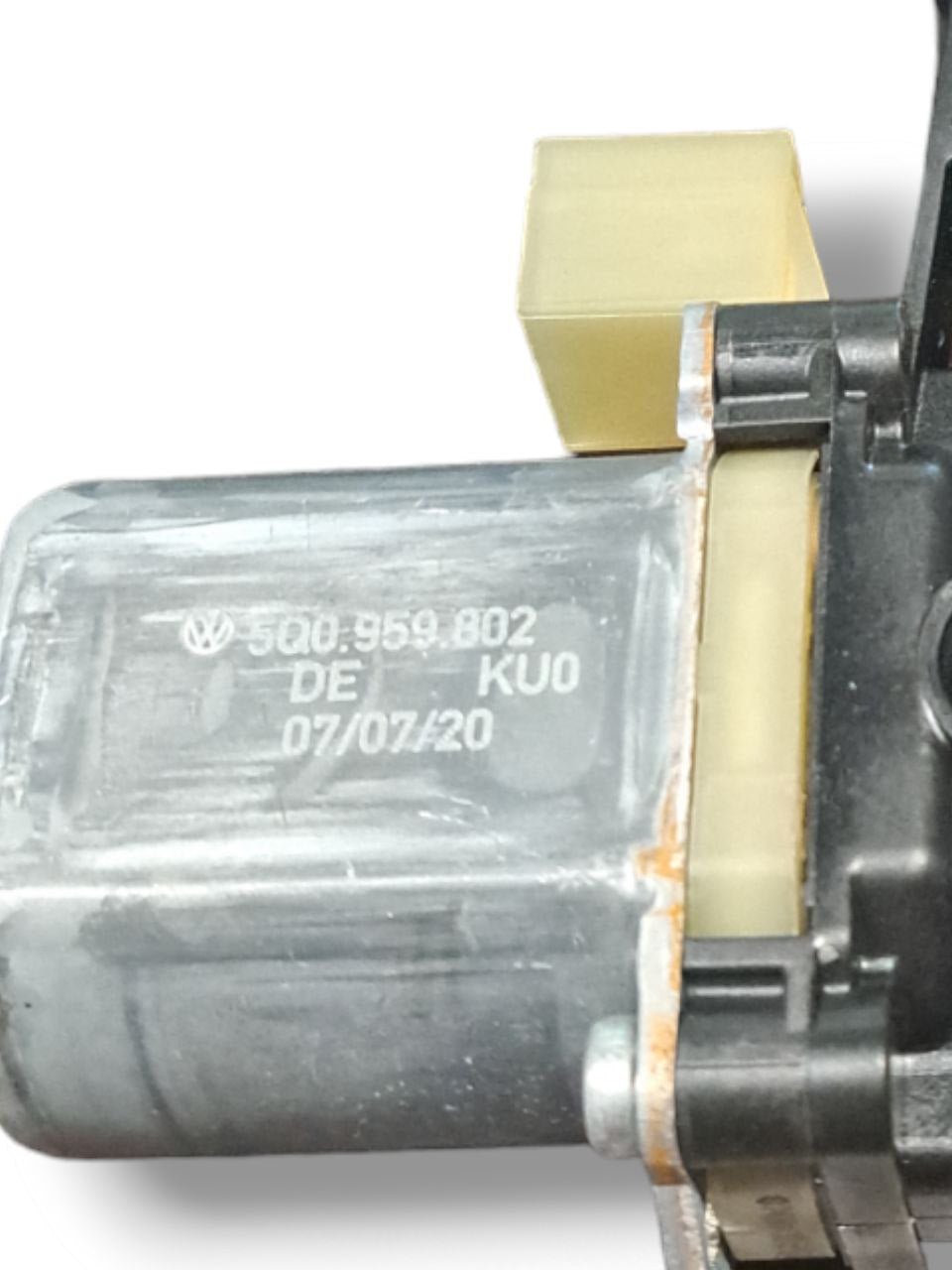 Right rear window lift motor (dx) Audi Q3 (2018>) COD:5Q0959802 - F&P CRASH SRLS - Used Parts