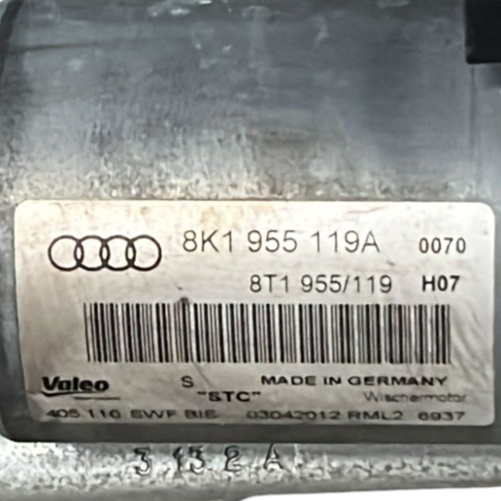 Front Windshield Wiper Motor Audi A4 (B8) code: 8K1955119A (2007 > 2015) - F&P CRASH SRLS - Used Spare Parts