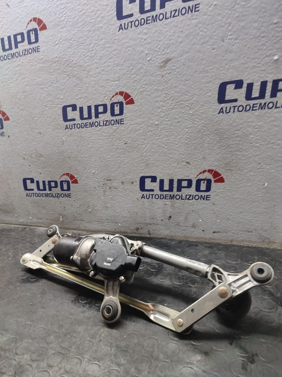 Front windshield wiper motor Nissan Micra (K13 - 2013) - F&P CRASH SRLS - Used Parts