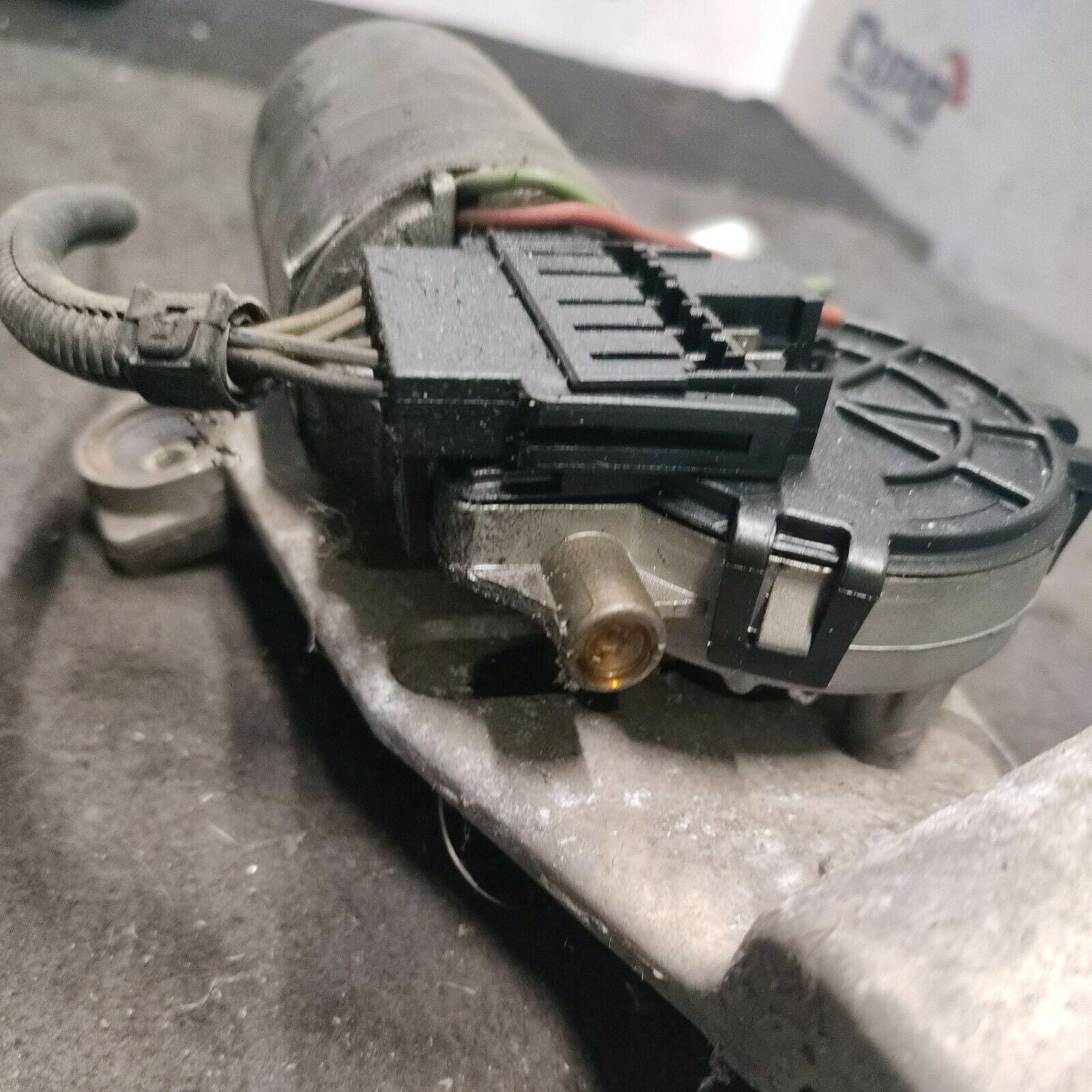 Front Windshield Wiper Motor With Tandem Ford Focus (1998-2005) 0390241362 - F&P CRASH SRLS - Used Parts
