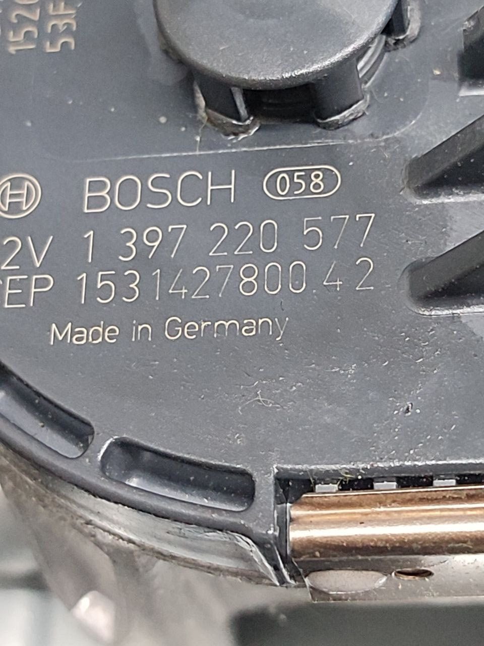 Front Windshield Wiper Motor Right Peugeot 5008 (2013) Code:1397220577 - F&P CRASH SRLS - Used Parts