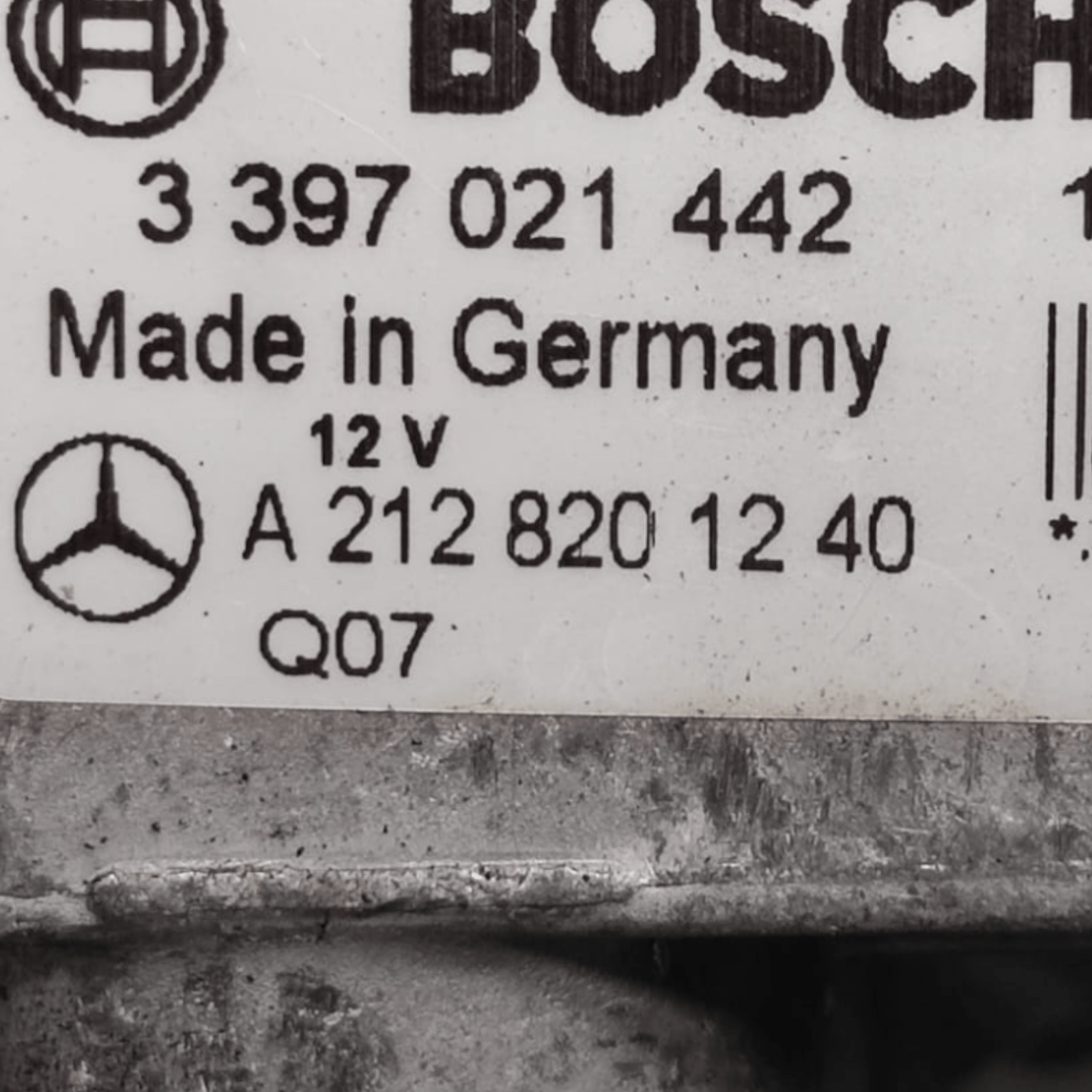 Front Windshield Wiper Motor Mercedes E-Class W212 CODE: A2128201240 (2009 - 2016) - F&P CRASH SRLS - Used Parts