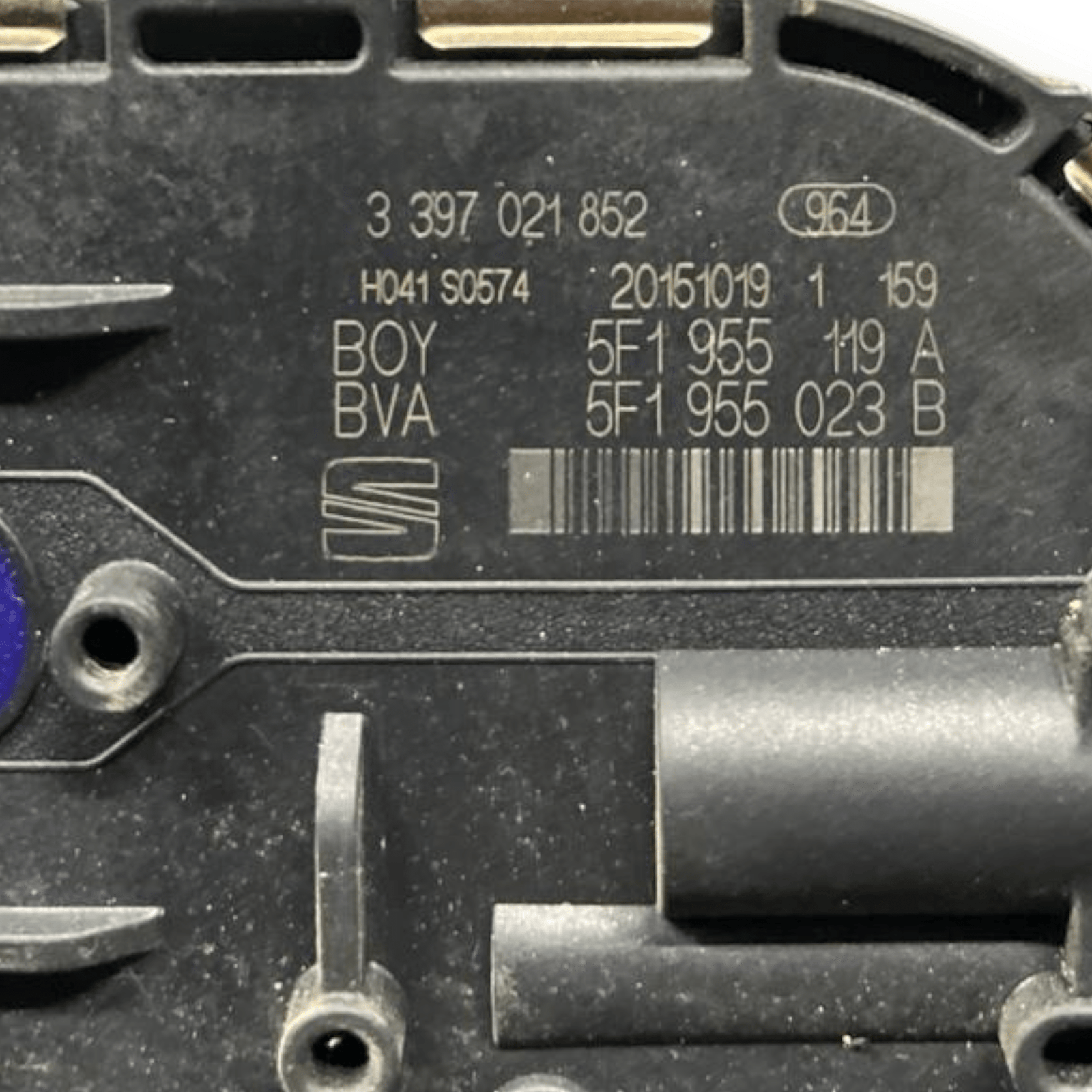 Front Windshield Wiper Motor Seat Leon III (2013 to 2019) code: 3397021852 - F&P CRASH SRLS - Used Spare Parts