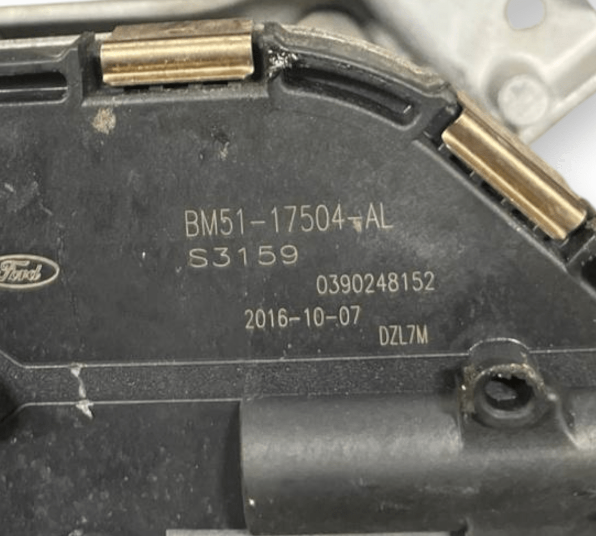 Left front windshield wiper motor (sx) Ford Focus III (2011 to 2018) code: BM51 - 17504 - AL - F&P CRASH SRLS - Used Parts