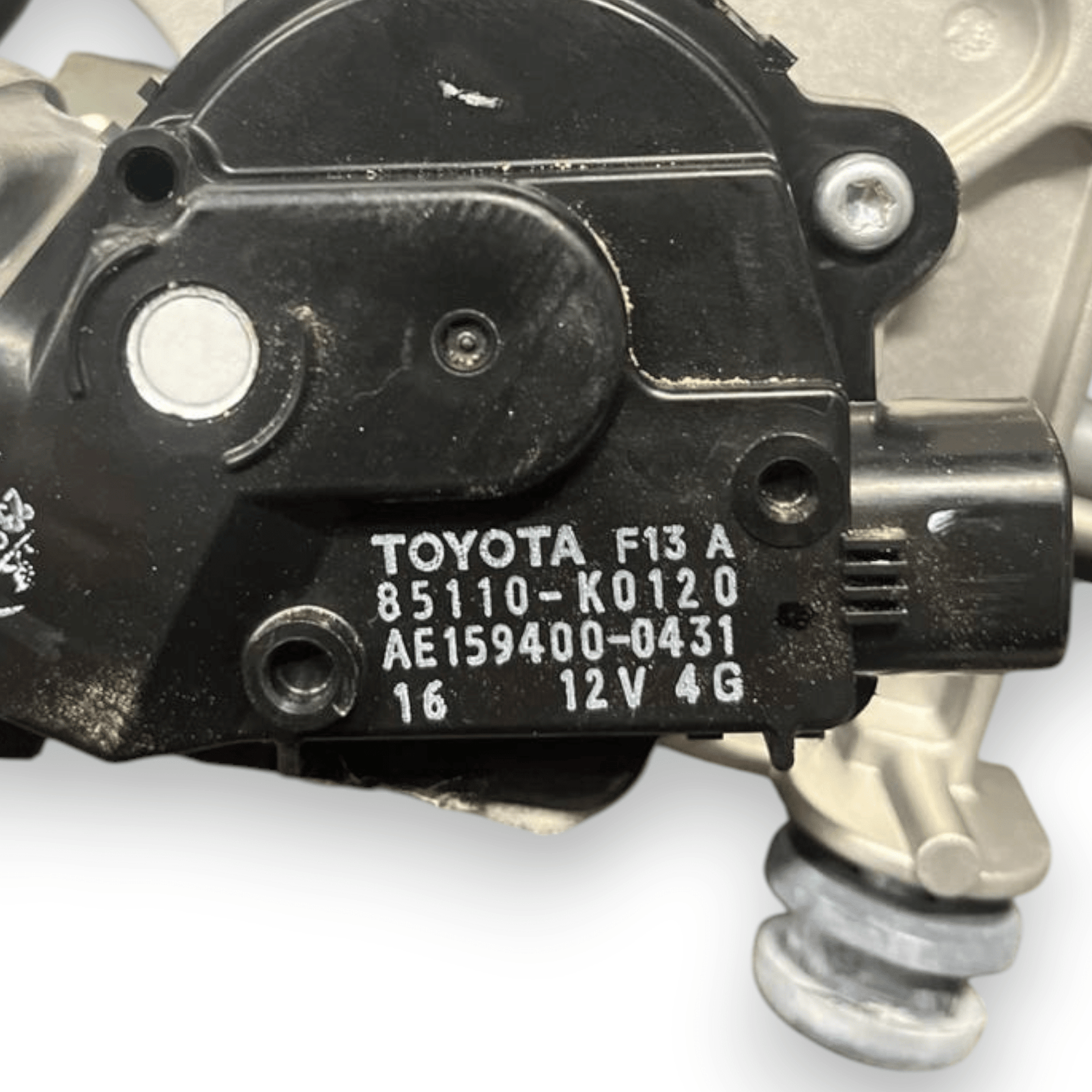 Front windshield wiper motor Toyota Yaris Cross (2020 - ) code: 85110 - K0120 - F&P CRASH SRLS - Used Parts