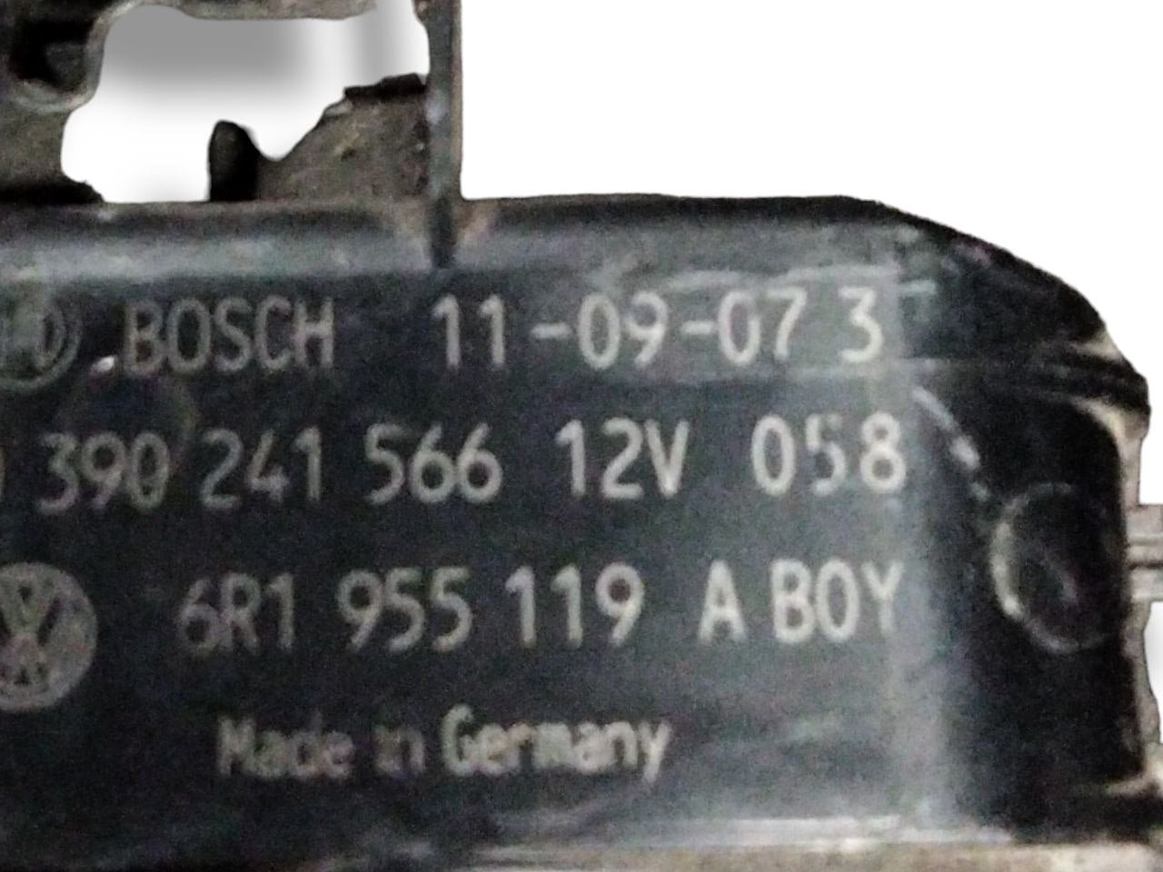 Front Windshield Wiper Motor Volkswagen Polo 6R (2009 - 2017) cod.6R1955119A - 0390241566 - F&P CRASH SRLS - Used Parts