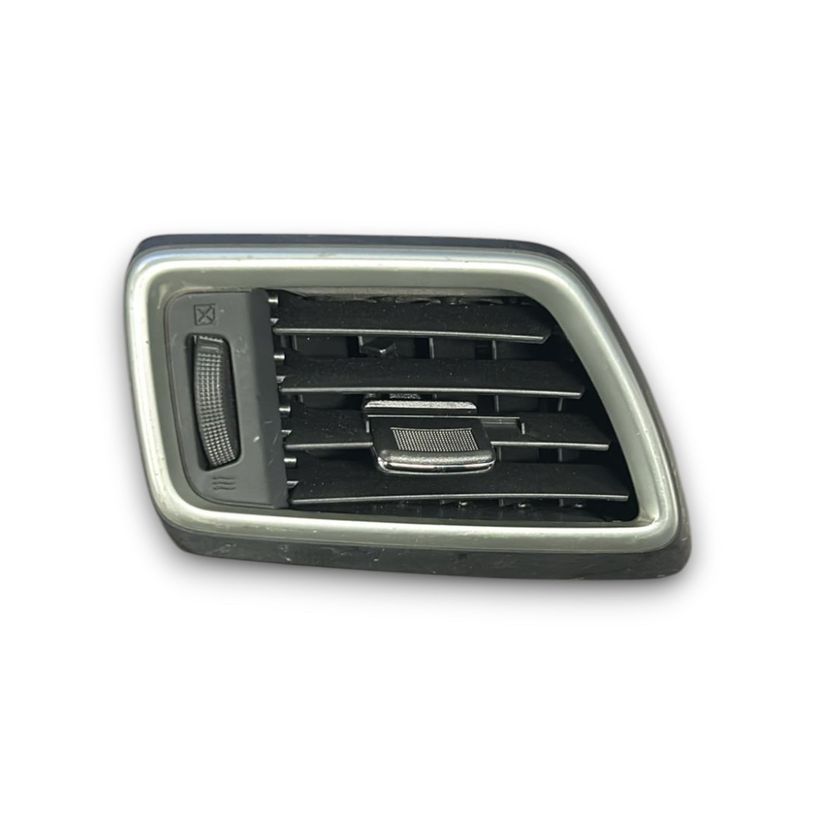 Nissan Qashqai (J11) cod.687604EH0A Right Front Air Vent (2014 > 2021) - F&P CRASH SRLS - Used Parts