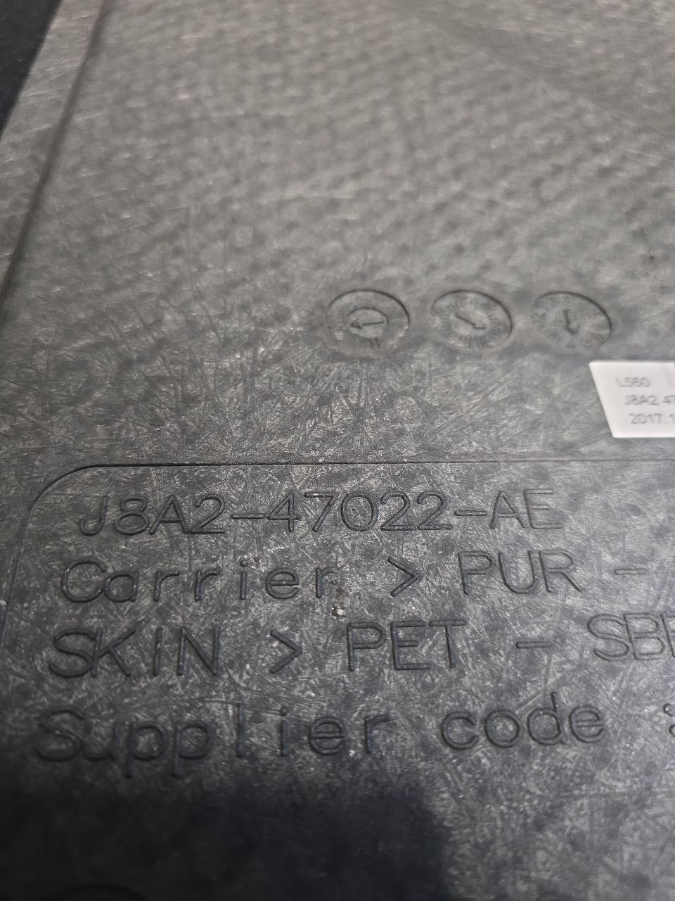 PANNELLO / Ripiano Bagagliaio RANGE ROVER VELAR (2017>) Cod : J8A2 - 47022 - F&P CRASH SRLS - Ricambi Usati