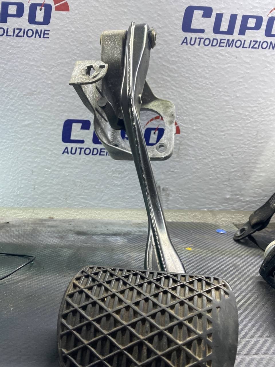 Pedale freno Mercedes classe e w211 cod:a2112900719 - F&P CRASH SRLS - Ricambi Usati