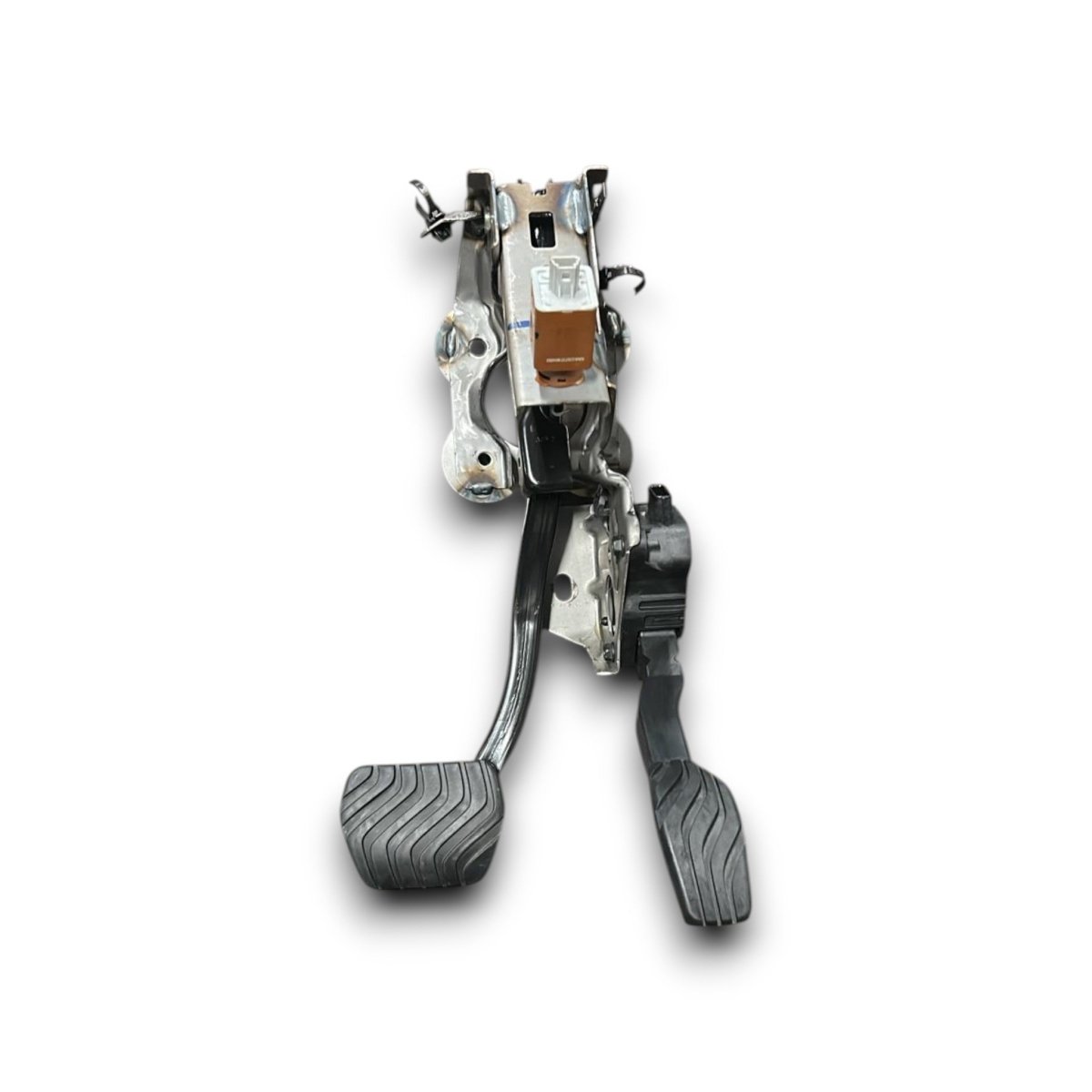 Brake + accelerator pedals Nissan Qashqai (J12) code 465016ua0b (2021 > ) - F&P CRASH SRL - Used Parts