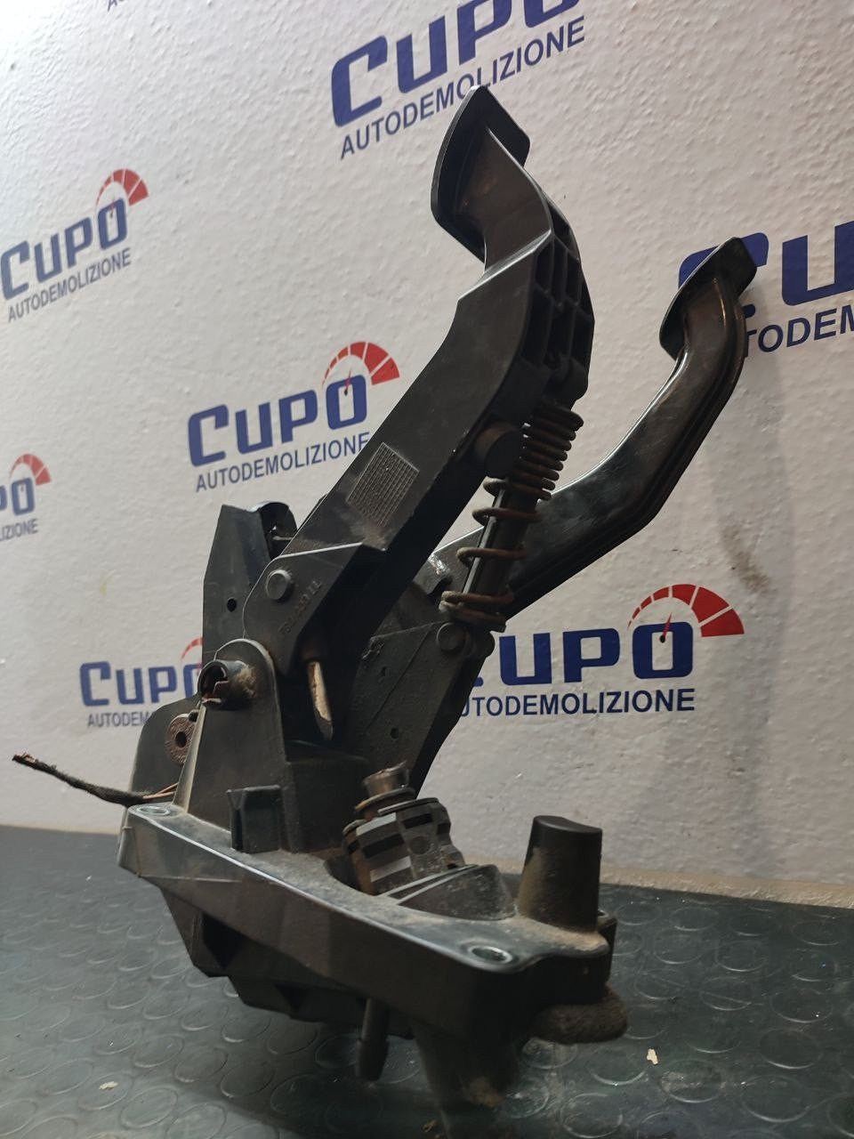 Pedaliera / Pedana FRIZIONE + FRENO MERCEDES-BENZ CLASSE B W245 2.0 (2009) cod: 4010047C - F&P CRASH SRLS - Ricambi Usati