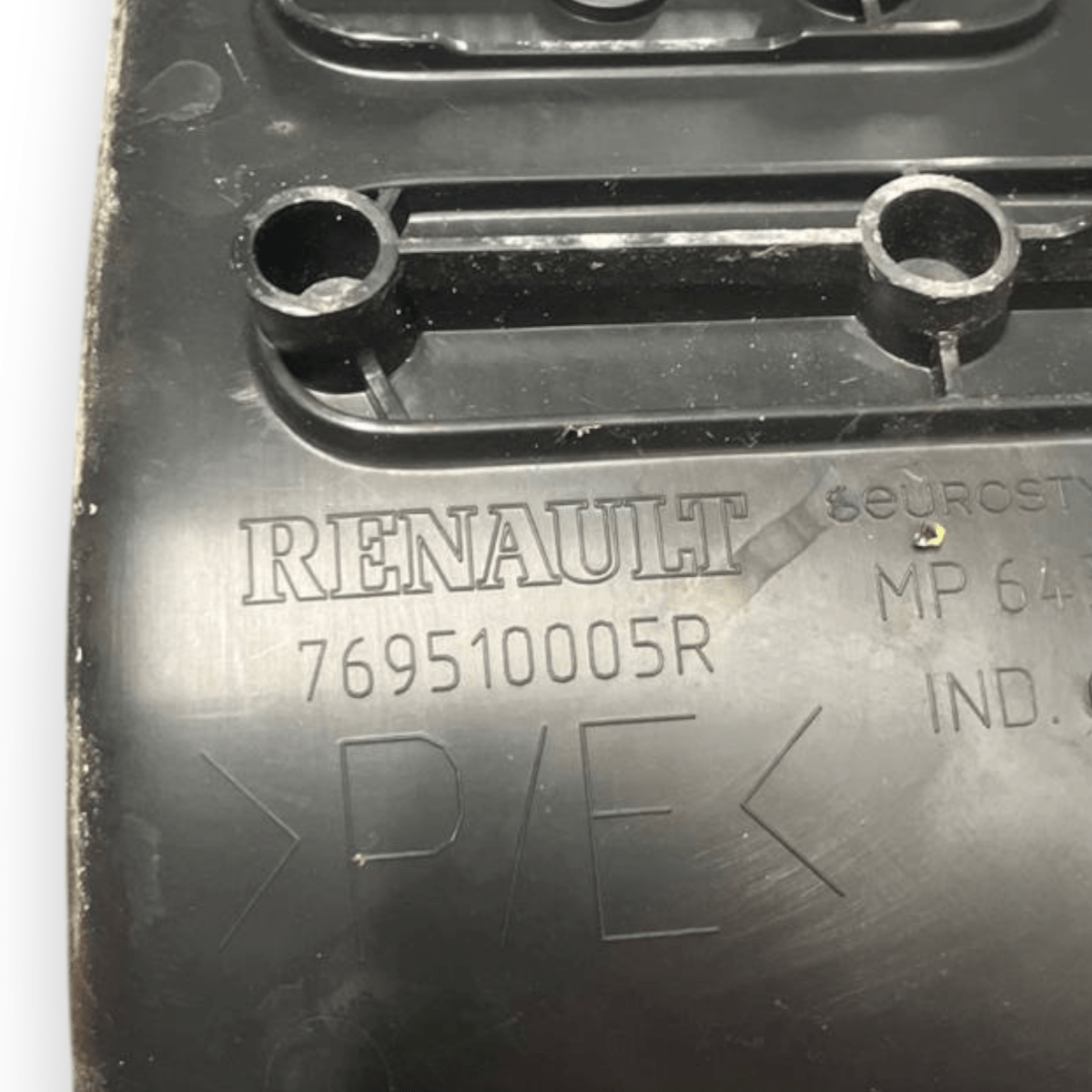 Right side step (dx) Renault Master III (2010 to 2024) code: 769510005R - F&P CRASH SRLS - Used Parts