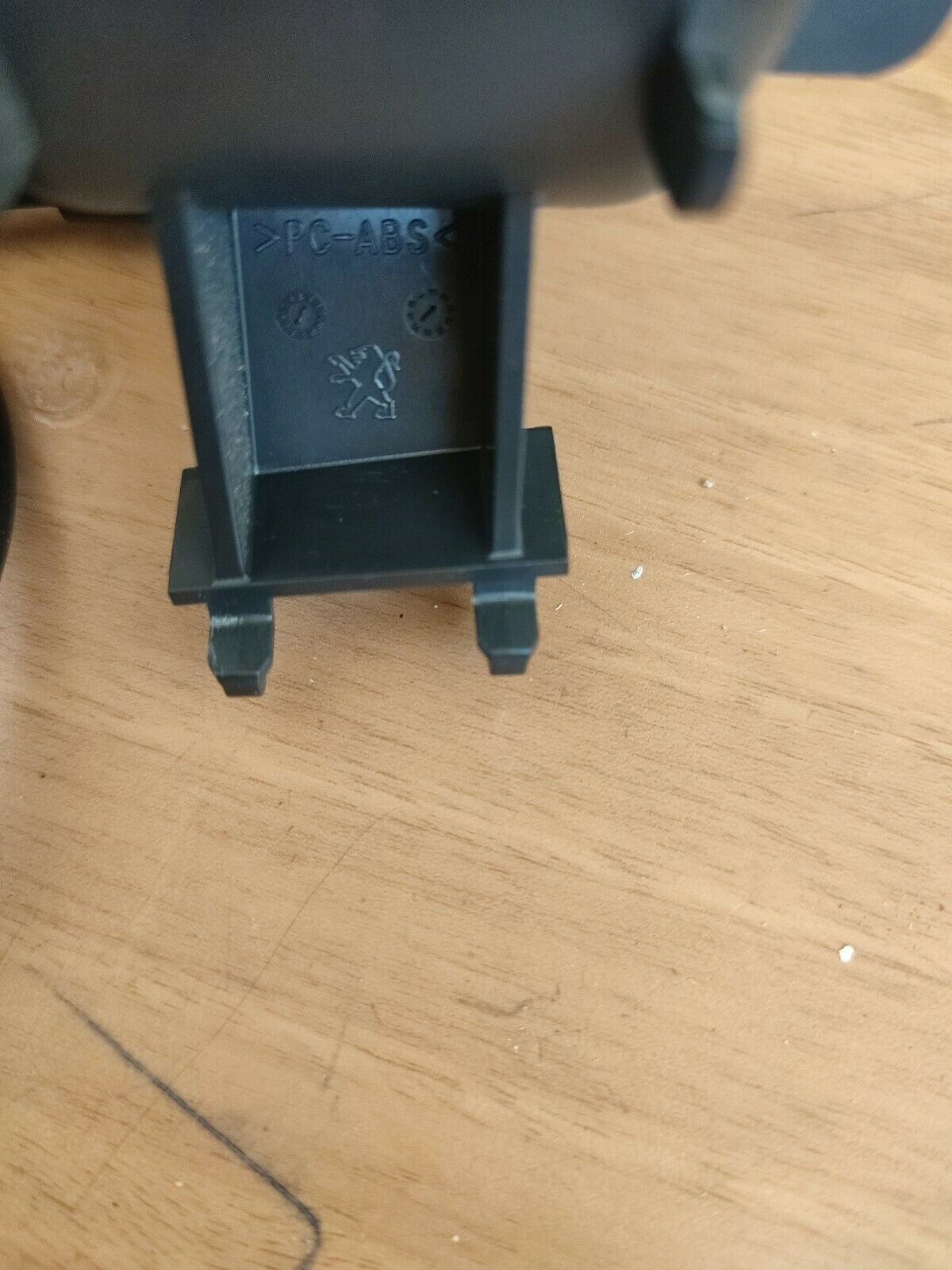 PEUGEOT 3008 MANIGLIA SEDILI POSTERIORI RIBALTABILI LATO SINISTRO Cod:1723238 - F&P CRASH SRLS - Ricambi Usati