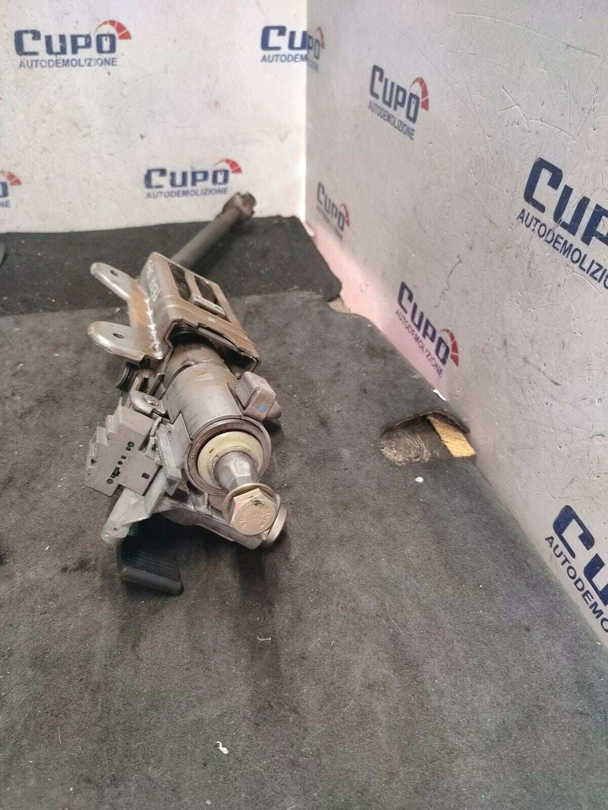 Steering Column Guide Ford Fiesta 1.4 D 5M 50Kw (2004) 1221156 - F&P CRASH SRLS - Used Parts