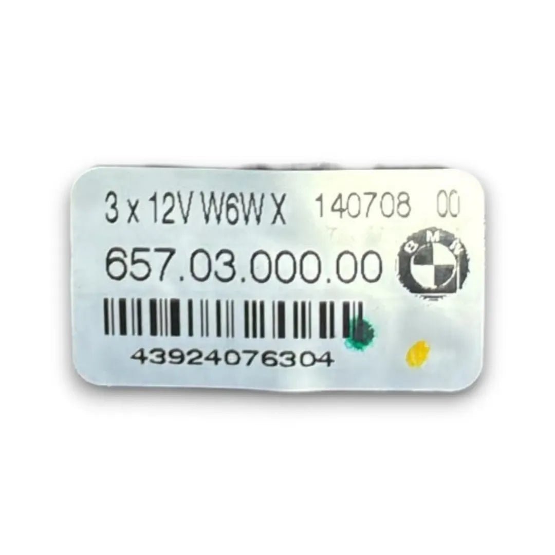 Dettaglio Luce cortesia posteriore tetto BMW Serie 5 F10 dal 2013 cod. 657.03.000.00 - foto 3