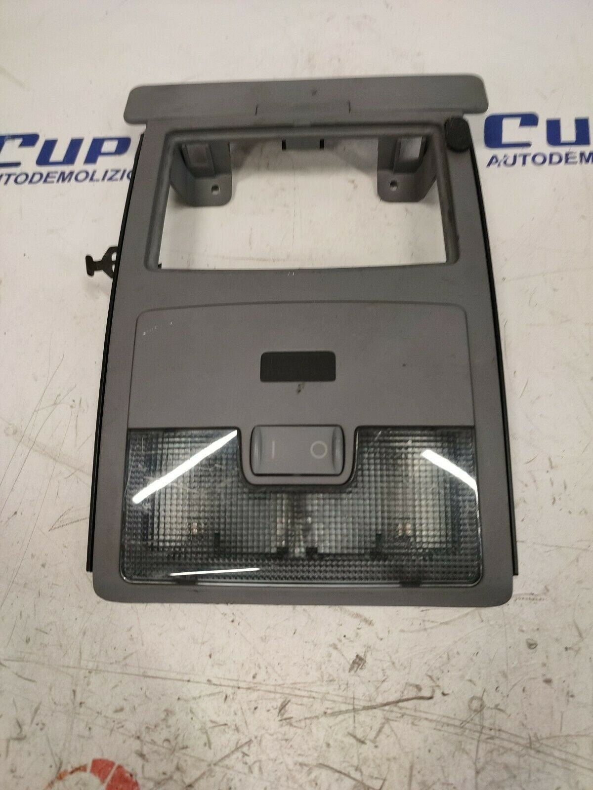 PLAFONIERA LUCE INTERNA AUDI A8 D2 2001 LHD Grigio 4B0947105B - F&P CRASH SRLS - Ricambi Usati