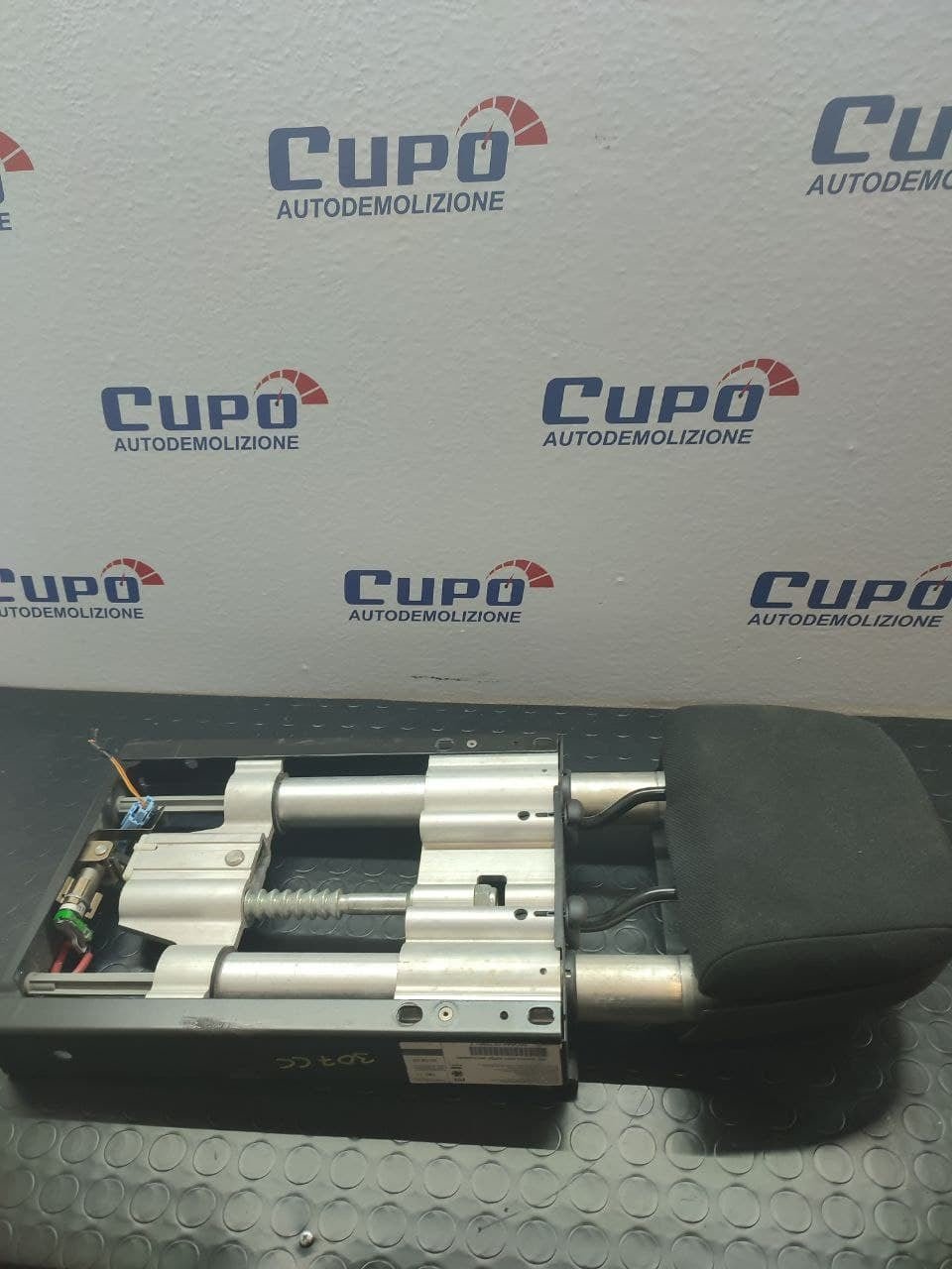 Poggiatesta con Roll - bar destro Peugeot 307 CC cod 9643468680 - F&P CRASH SRLS - Ricambi Usati