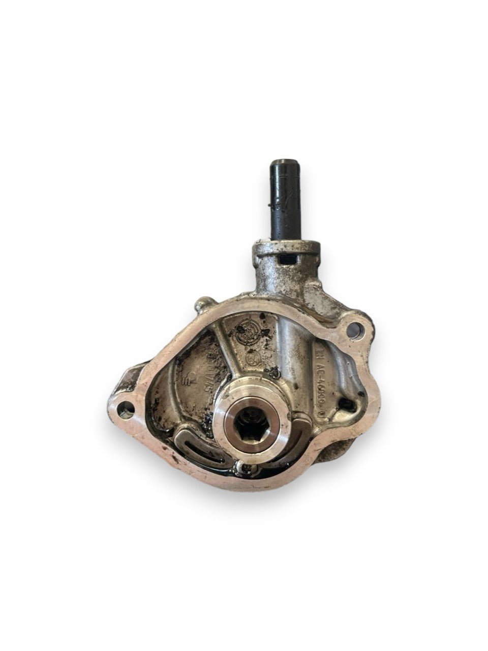 Pompa a Vuoto / Depressore Mercedes - Benz Classe C W205 / Mercedes - Benz Classe C W204 / Mercedes - Benz Classe C W207 / Mercedes - Benz Classe E W212 / Mercedes - Benz Classe A W176 2.2 Diesel (2014 al 2021) cod: A6512300465 - F&P CRASH SRLS - Ricambi Usati