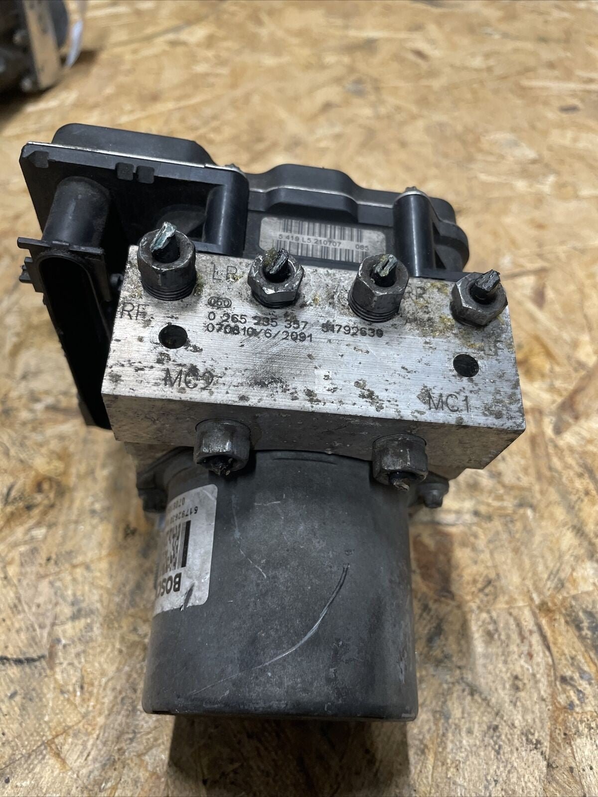 Pompa Abs Alfa Romeo 147 1.9 Jtd 0265235357 - F&P CRASH SRLS - Ricambi Usati