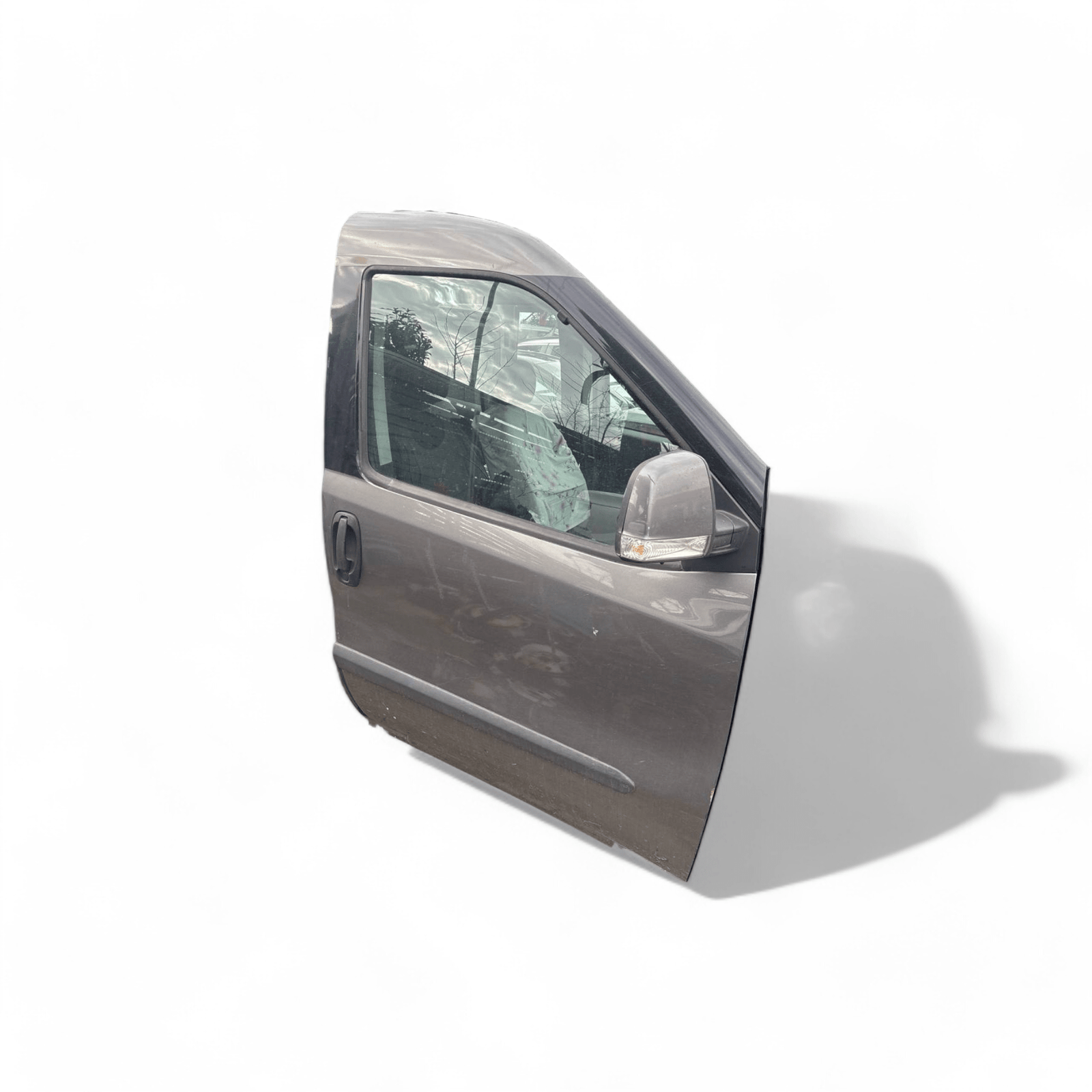 Porta / portiera / sportello anteriore destro grigio Fiat Doblò (2009 - 2022) - F&P CRASH SRLS - Ricambi Usati