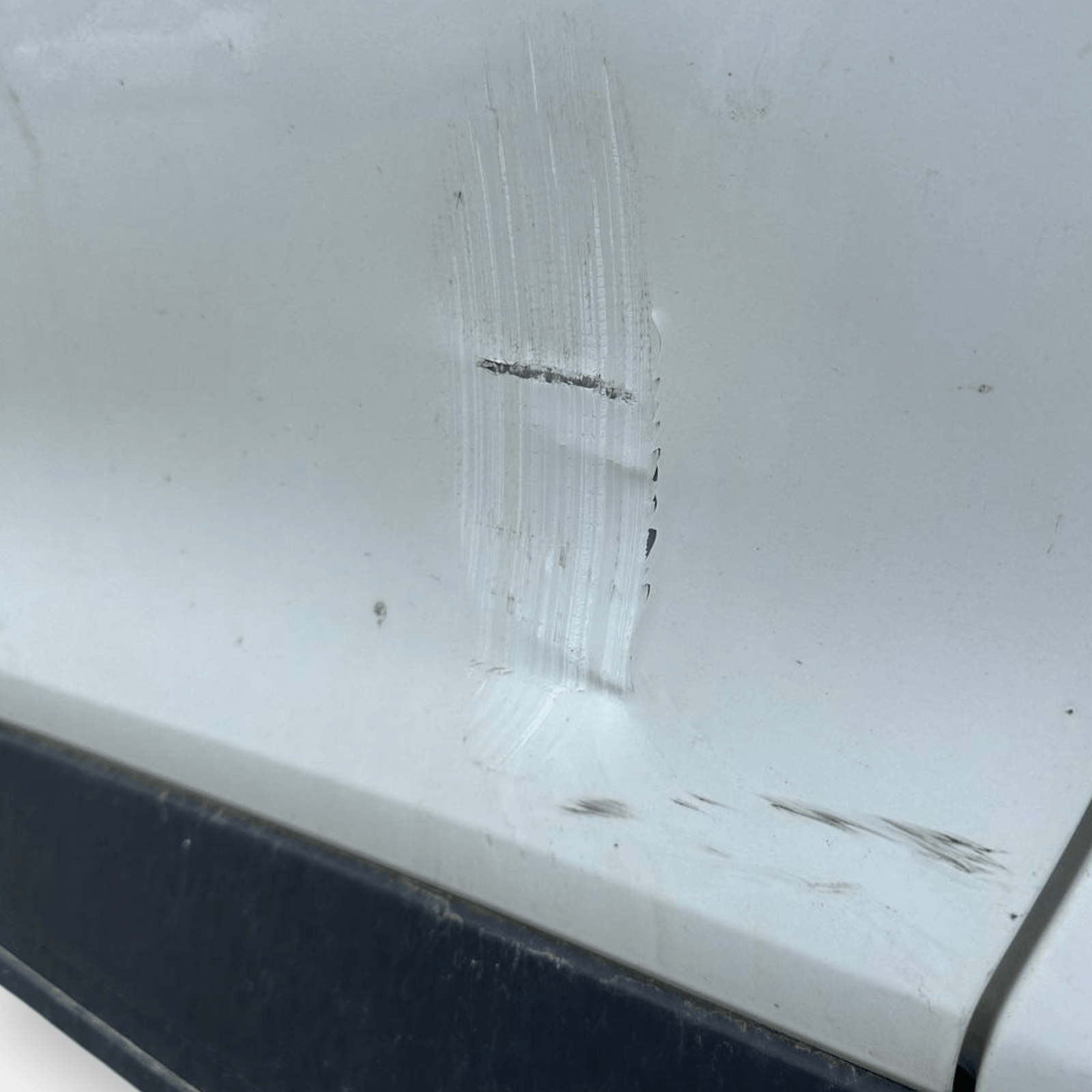 Porta / Portiera / Sportello anteriore sinistro (sx) Bianca Renault Clio IV (2012 al 2021) - F&P CRASH SRLS - Ricambi Usati