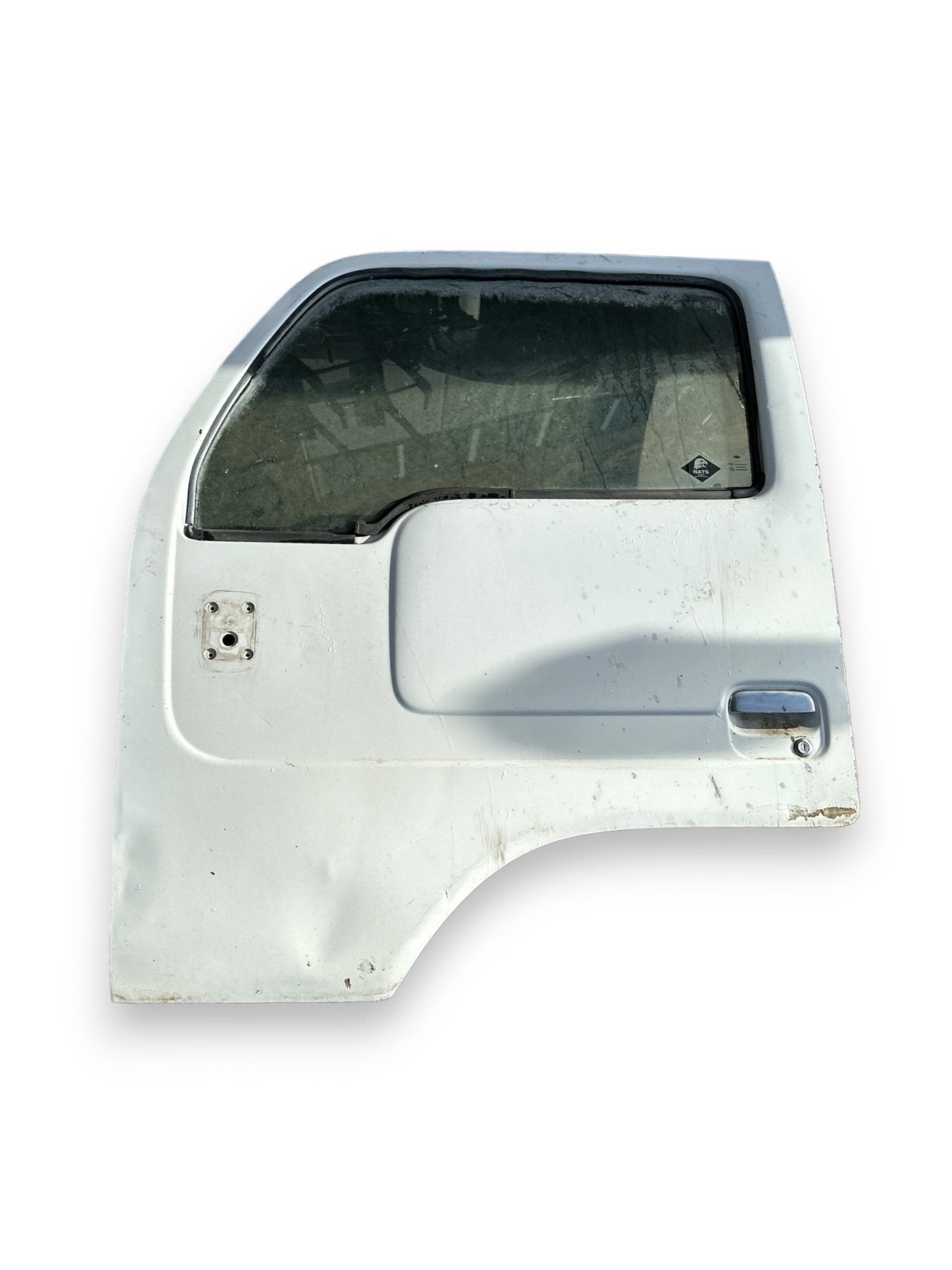 Left Front Door / Door Nissan Cabstar (2003) - White - F&P CRASH SRLS - Used Parts