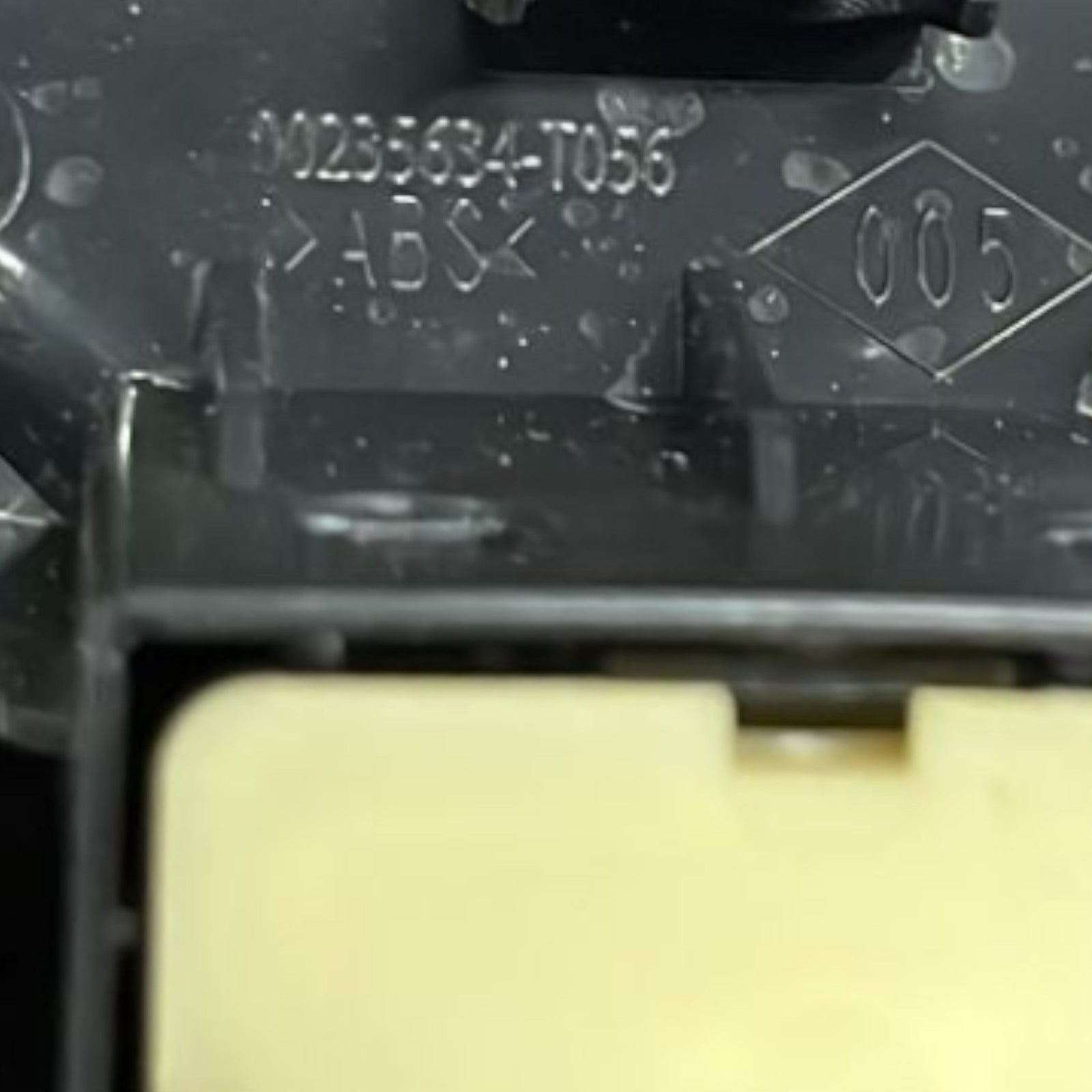 Right Front Button Dacia Sandero II code:00235634 - T056 (2020 >) - F&P CRASH SRLS - Used Parts