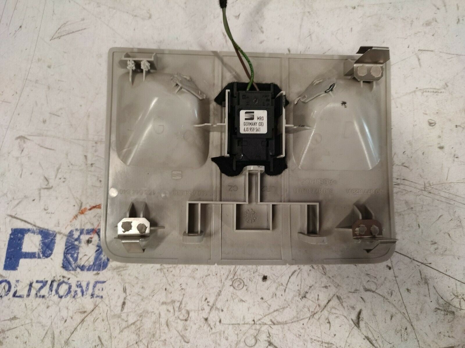 Command Button for Opening and Closing Panoramic Sunroof Seat 6J0959561Y2 - F&P CRASH SRLS - Used Parts