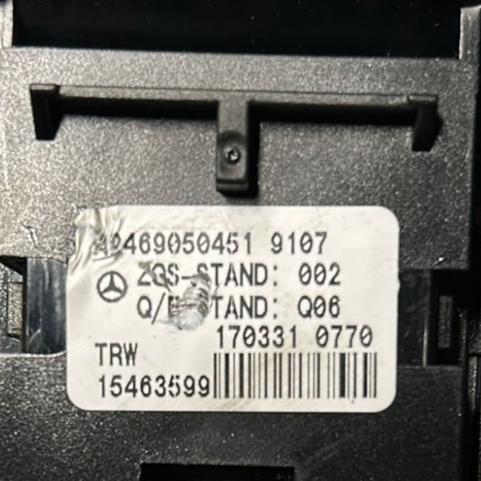 Handbrake Button / Electronic Parking Brake Mercedes Benz Gla X156 code:A2469050451 (2013 > 2019) - F&P CRASH SRLS - Used Parts