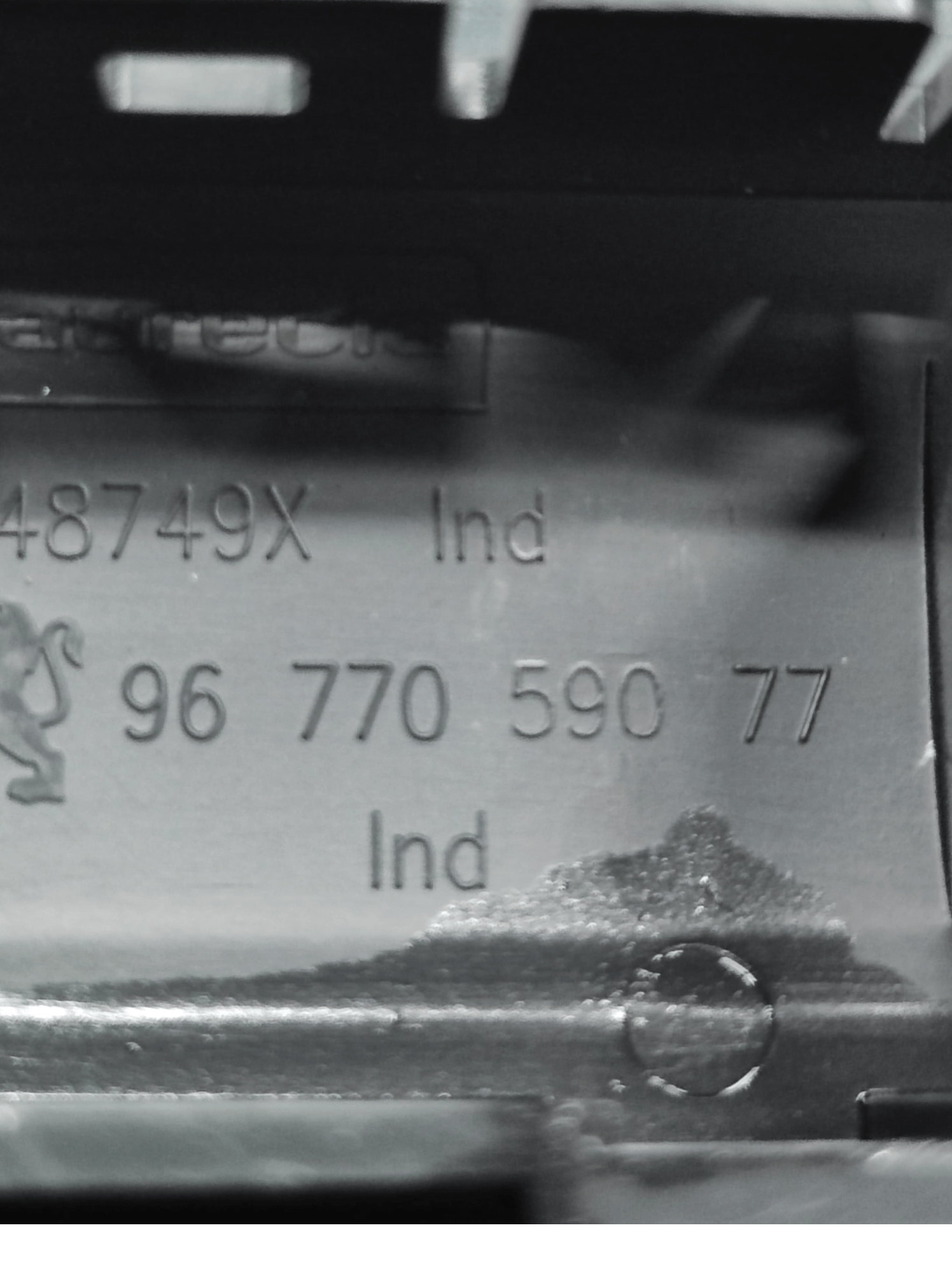 ESP / ASR Switch Button Traction Control Peugeot 208/2008 COD:9677059077 (2012 - 2019) - F&P CRASH SRLS - Used Parts