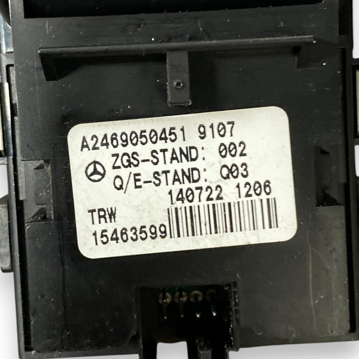 Button / parking brake switch Mercedes - Benz Class B W246 (2011 - 2018) Code: A2469050451 - F&P CRASH SRLS - Used Parts