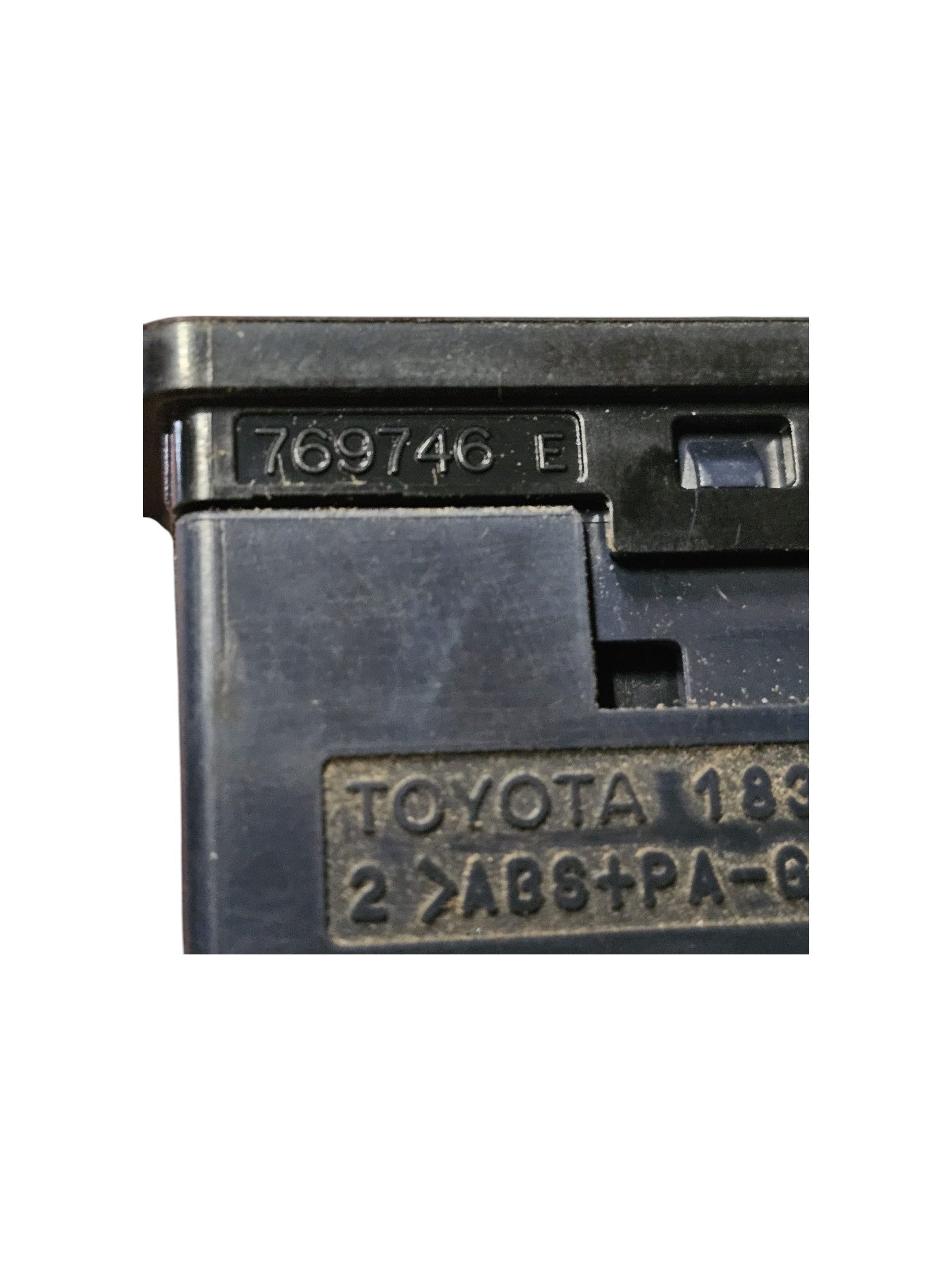 Toyota Yaris II Mirror Adjustment Button Code:769746 (2005 - 2011) - F&P CRASH SRLS - Used Parts