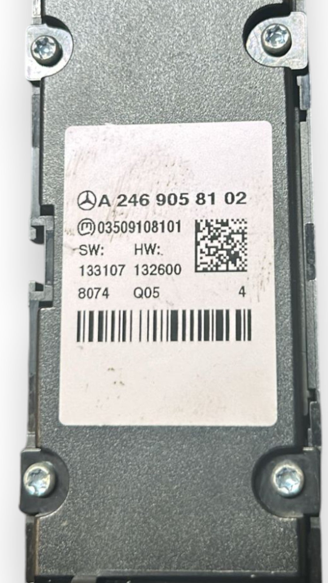4 Arrow Button Mercedes Benz Class A (W176) code.A2469058102 (2012 > 2018) - F&P CRASH SRLS - Used Parts