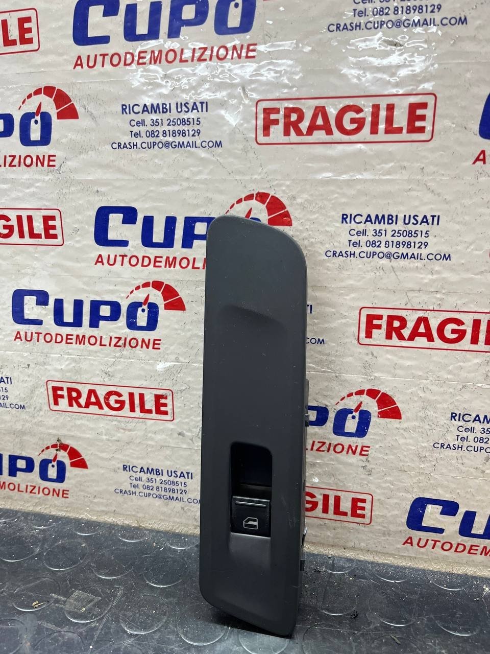 Window Lift Switch Front Right Volkswagen Tiguan code:5N1867156A - F&P CRASH SRLS - Used Parts