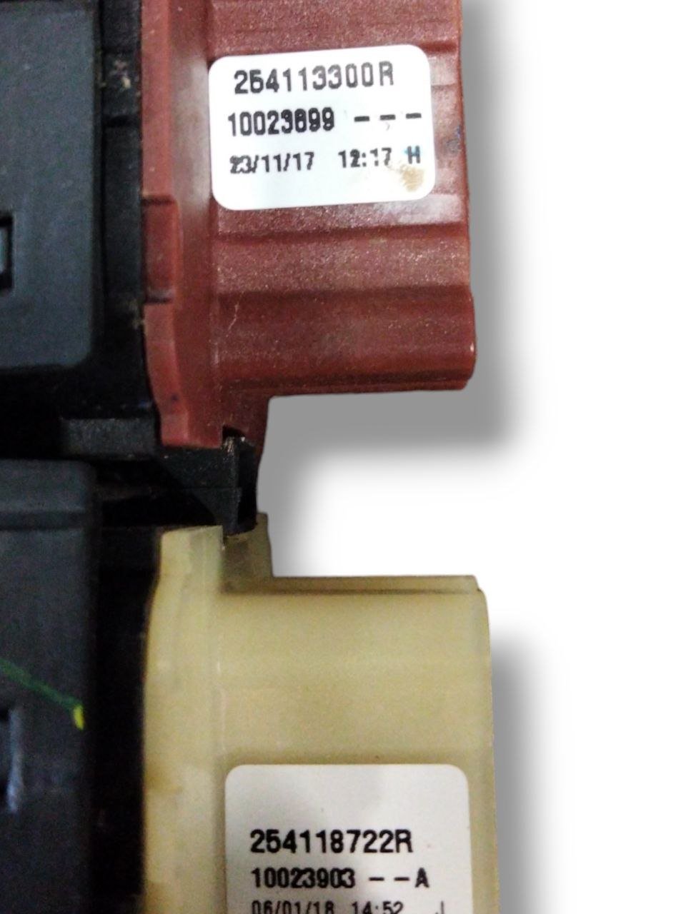 Left front window switch Renault Captur (2013 - 2019) cod.255702886R - 254118722R - 254113300R - F&P CRASH SRLS - Used Parts