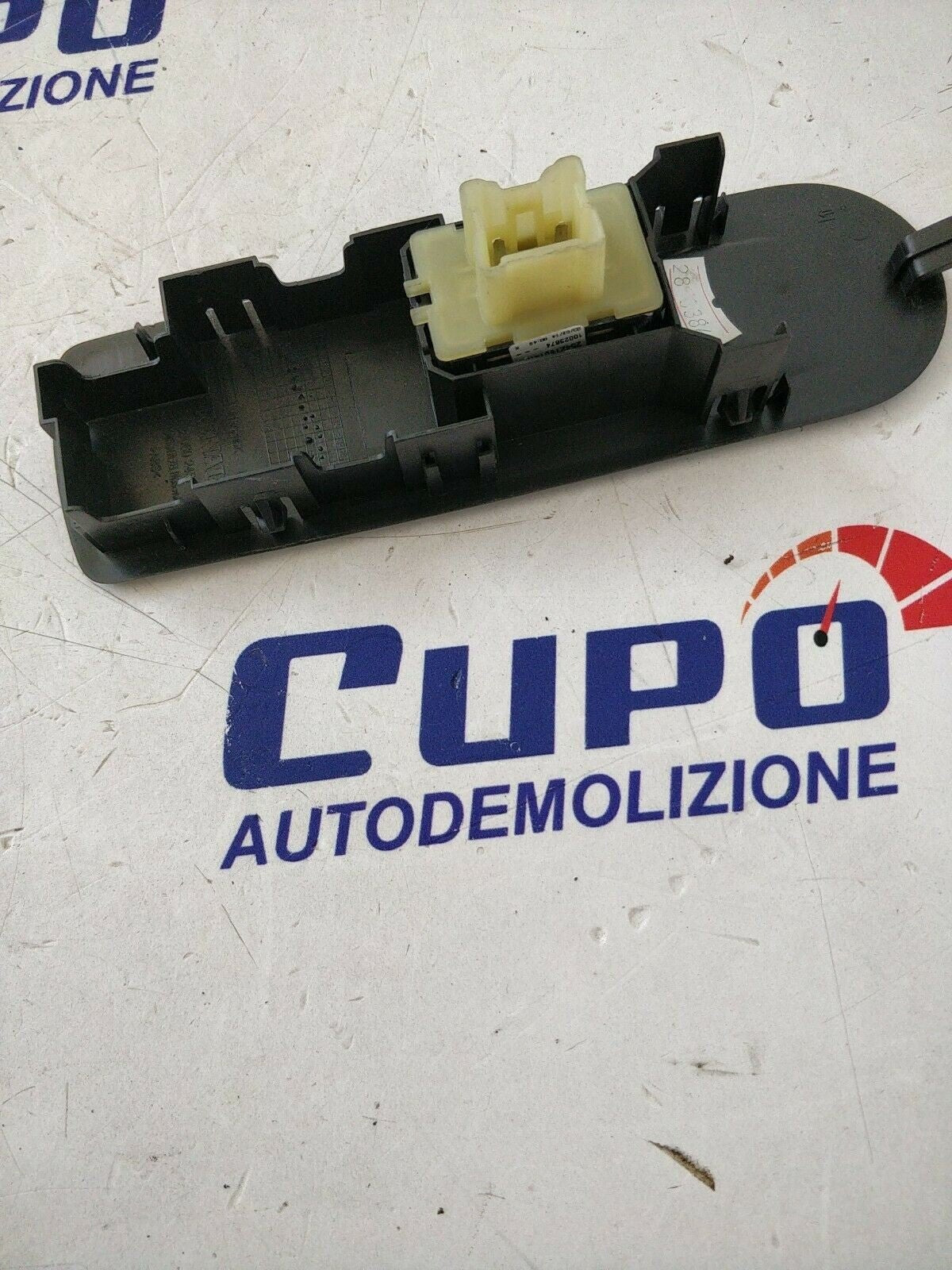 Right Front Passenger Control Panel Renault Clio 809602454R - F&P CRASH SRLS - Used Parts
