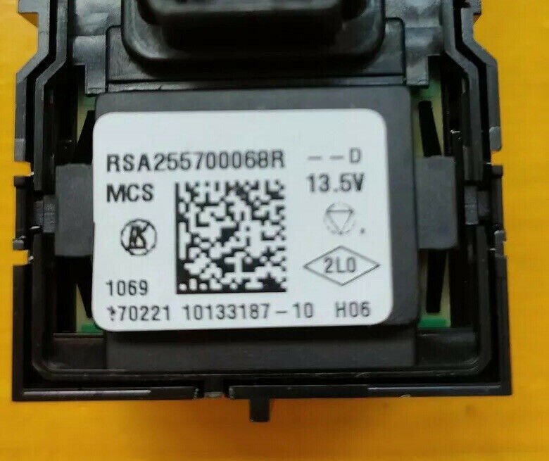 RENAULT CLIO 5-door 2018 HATCHBACK driver side control panel - F&P CRASH SRLS - Used Parts
