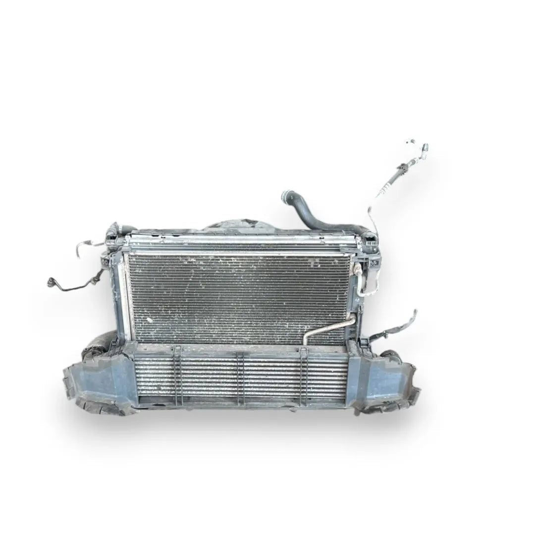 Radiatore Mercedes-Benz Classe E W/S212 dal 2009 OEM A2045004103 - F&P CRASH SRL - Ricambi Usati