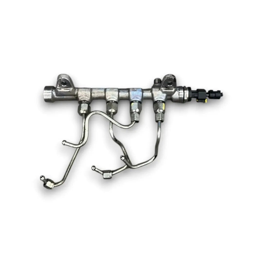 Rail carburante per iniettori Fiat Sedici 2006–2011 OEM 55215208
