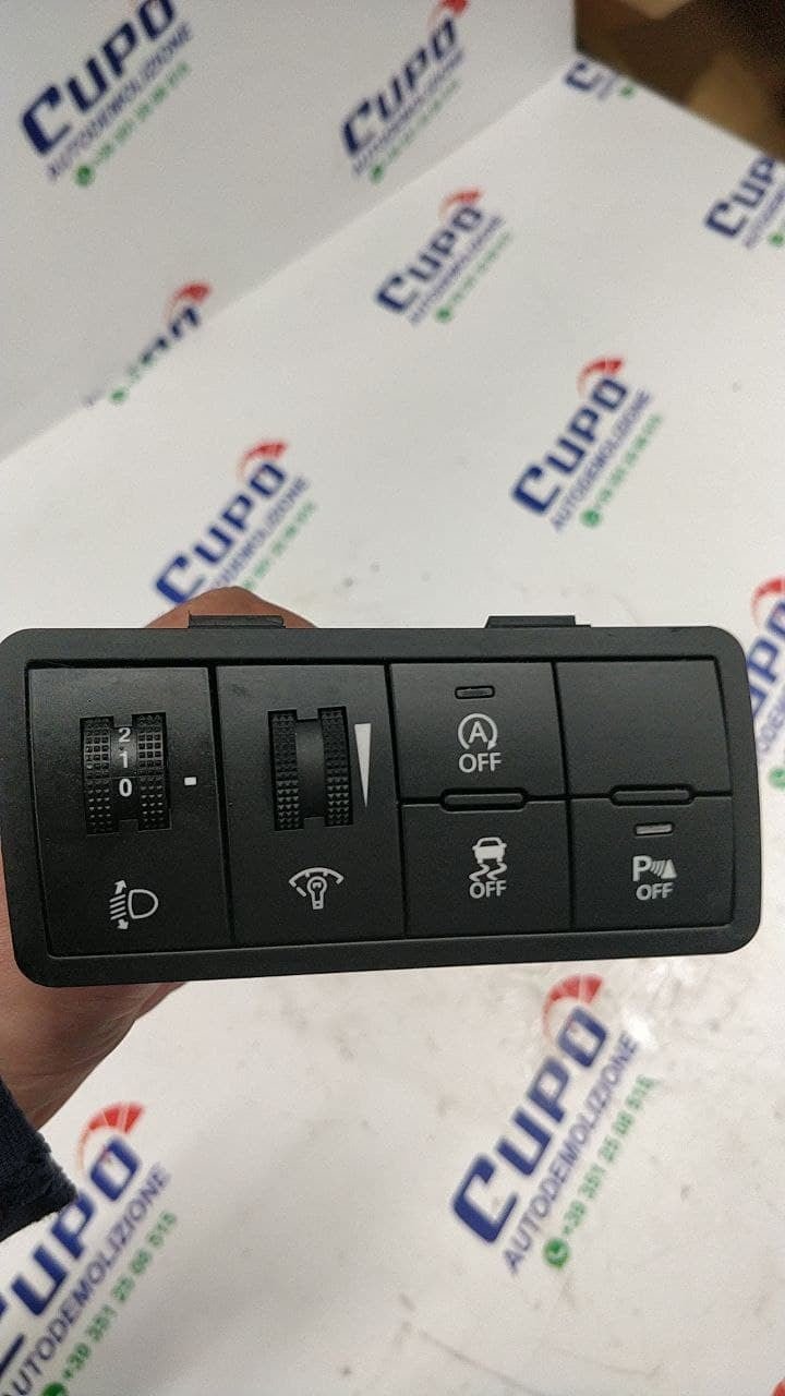 Headlight height regulator Hyundai ix20 code 93300 - 1kak0eq year 2017 - F&P CRASH SRLS - Used Parts