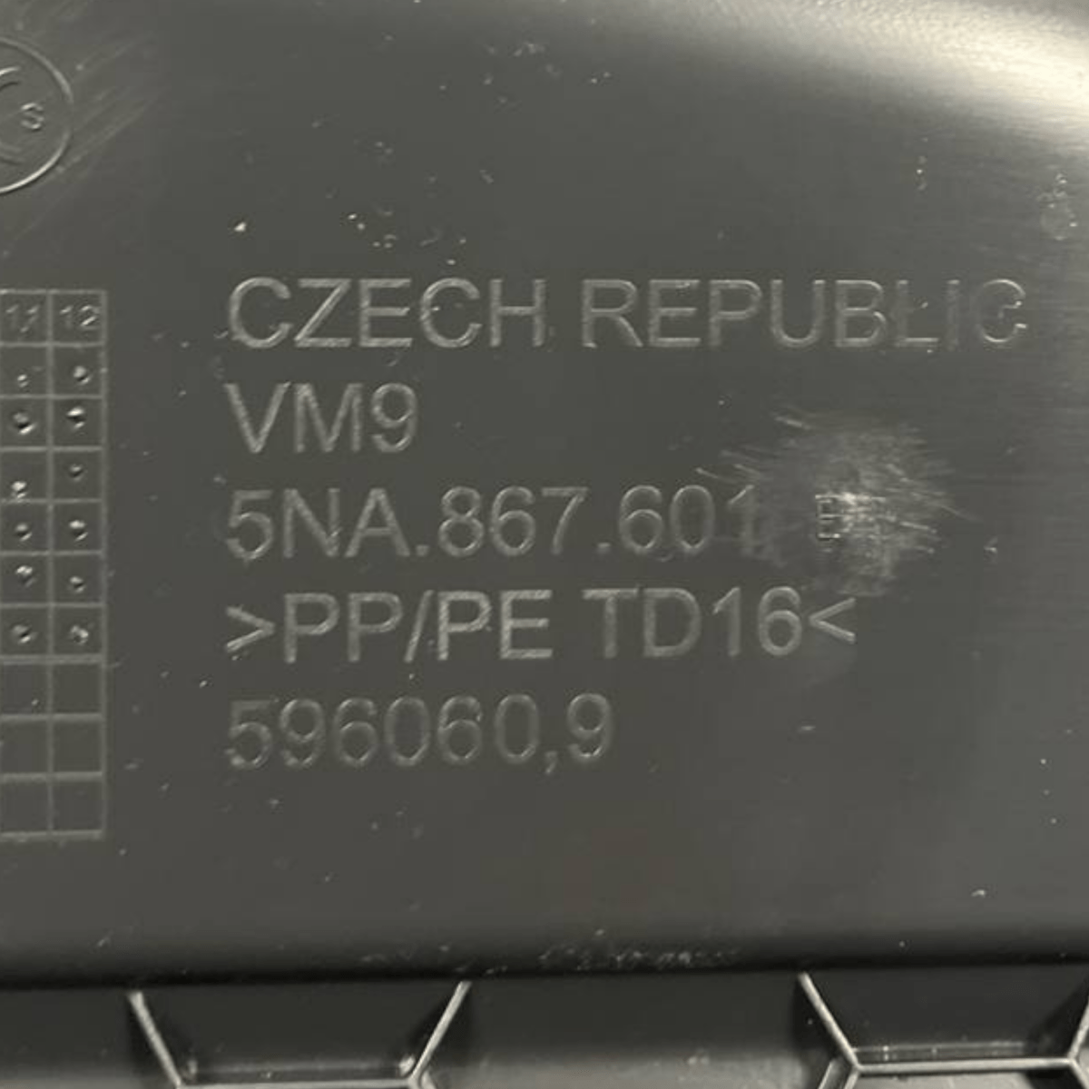 Rear trunk lining Volkswagen Tiguan AD (2016 to 2024) code: 5NA867601 - F&P CRASH SRLS - Used Parts